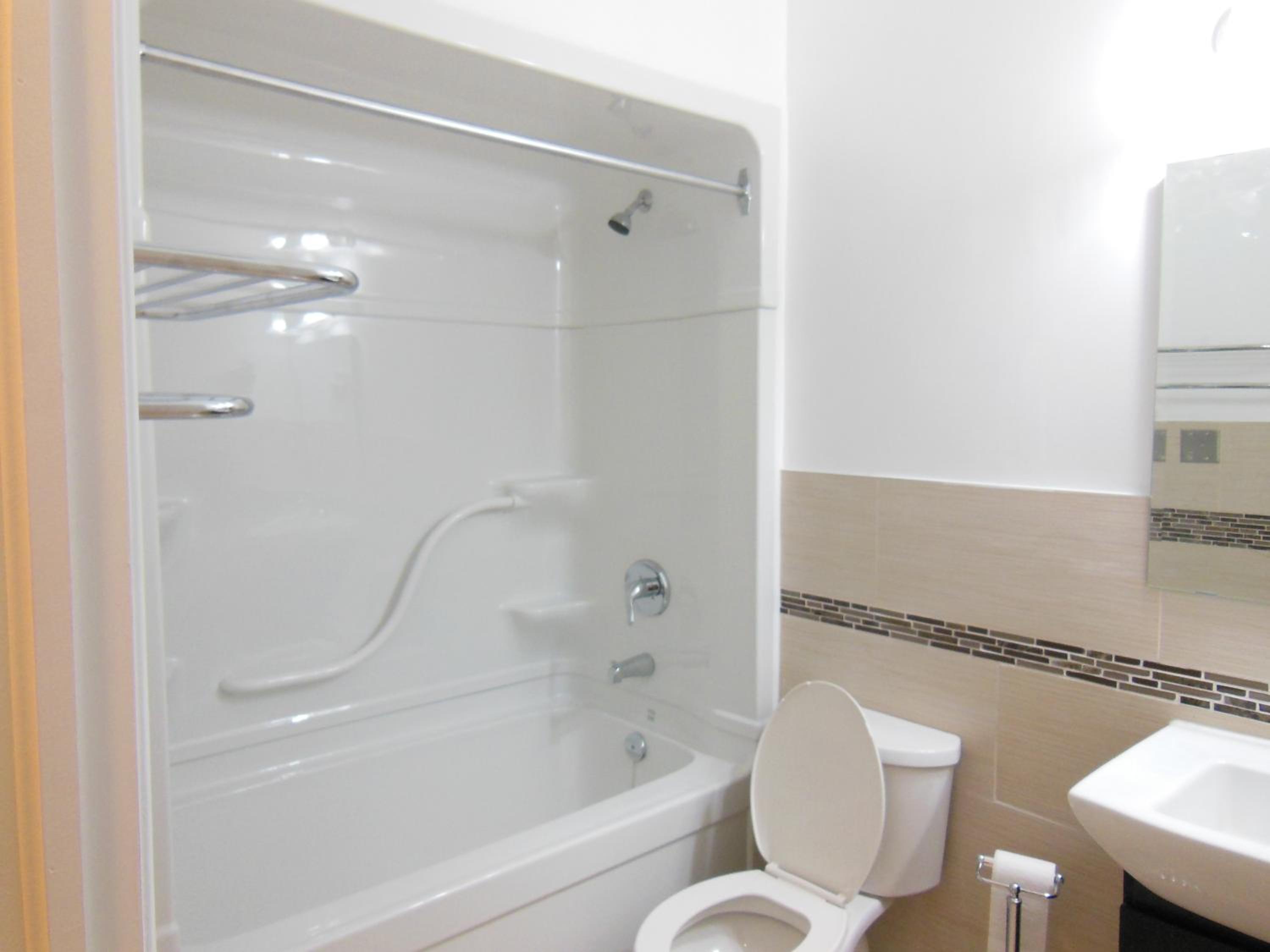 King Room - Non-Smoking - Photo 2
