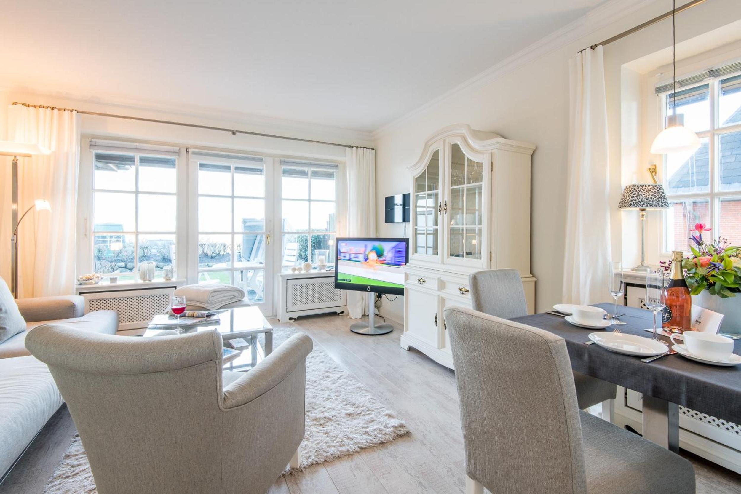 Apartment with Terrace photo 1