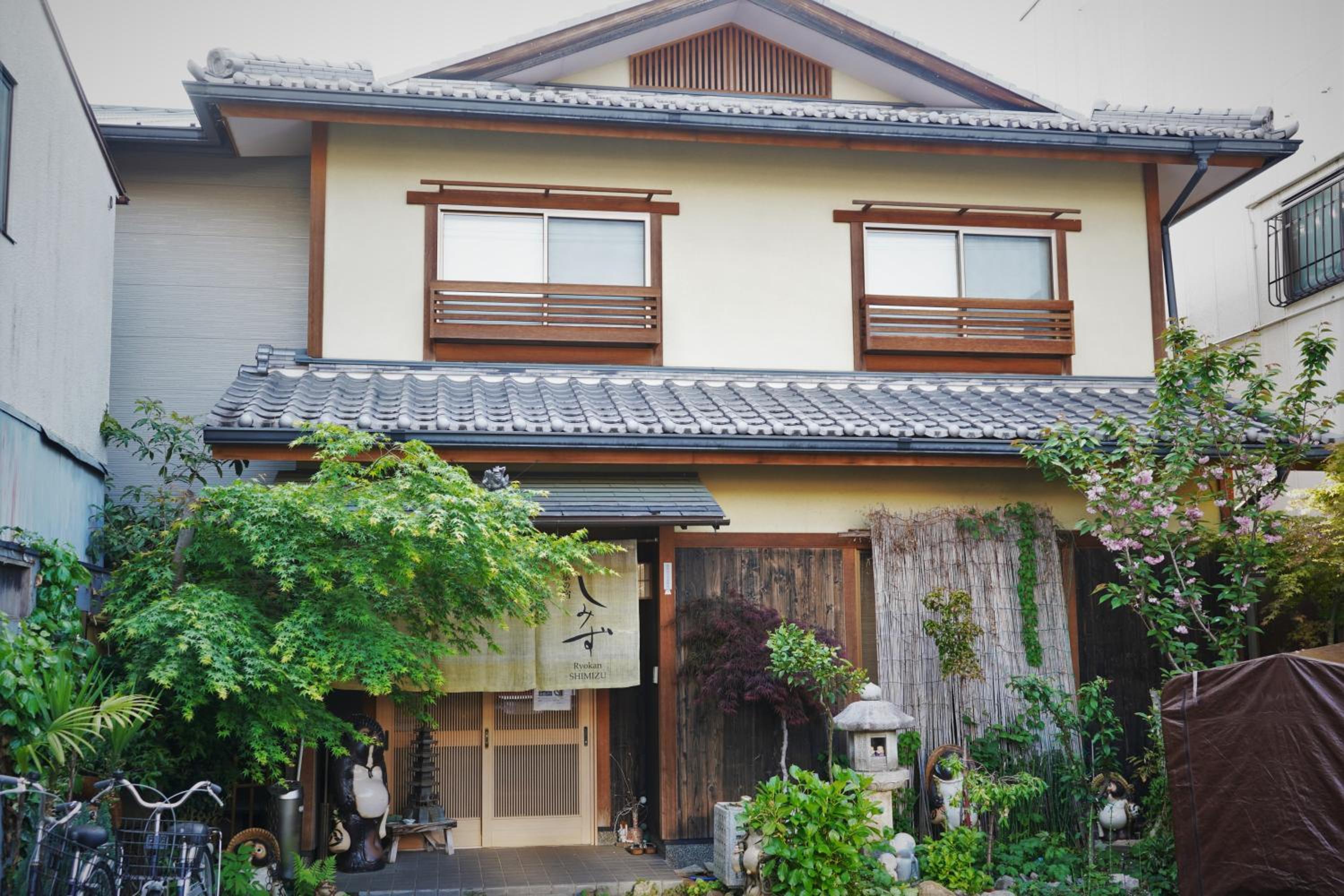 Japanese-Style Single Room with Private Bathroom - Non-Smoking