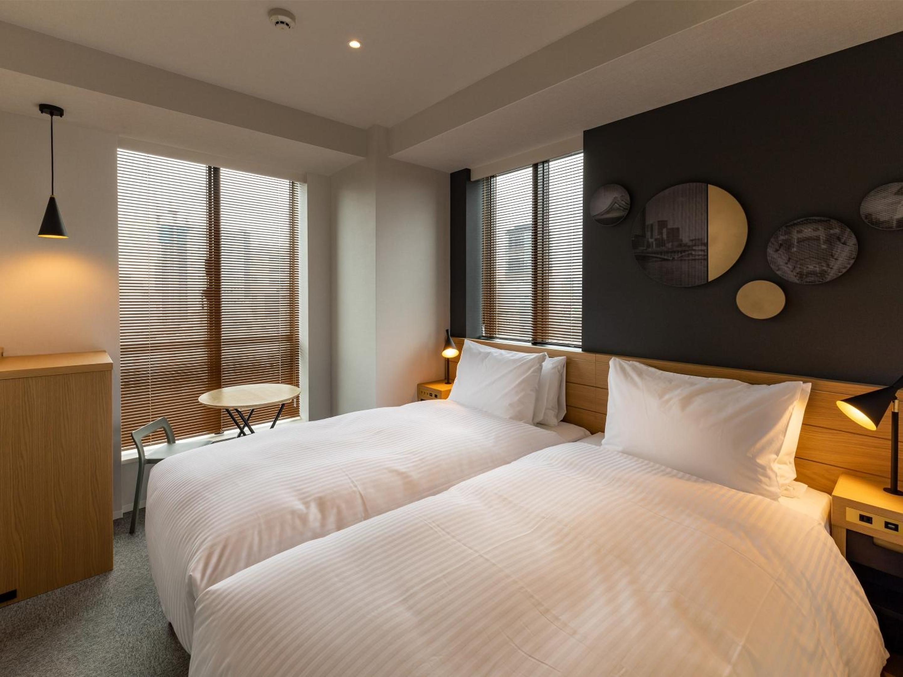 Hollywood Twin Room