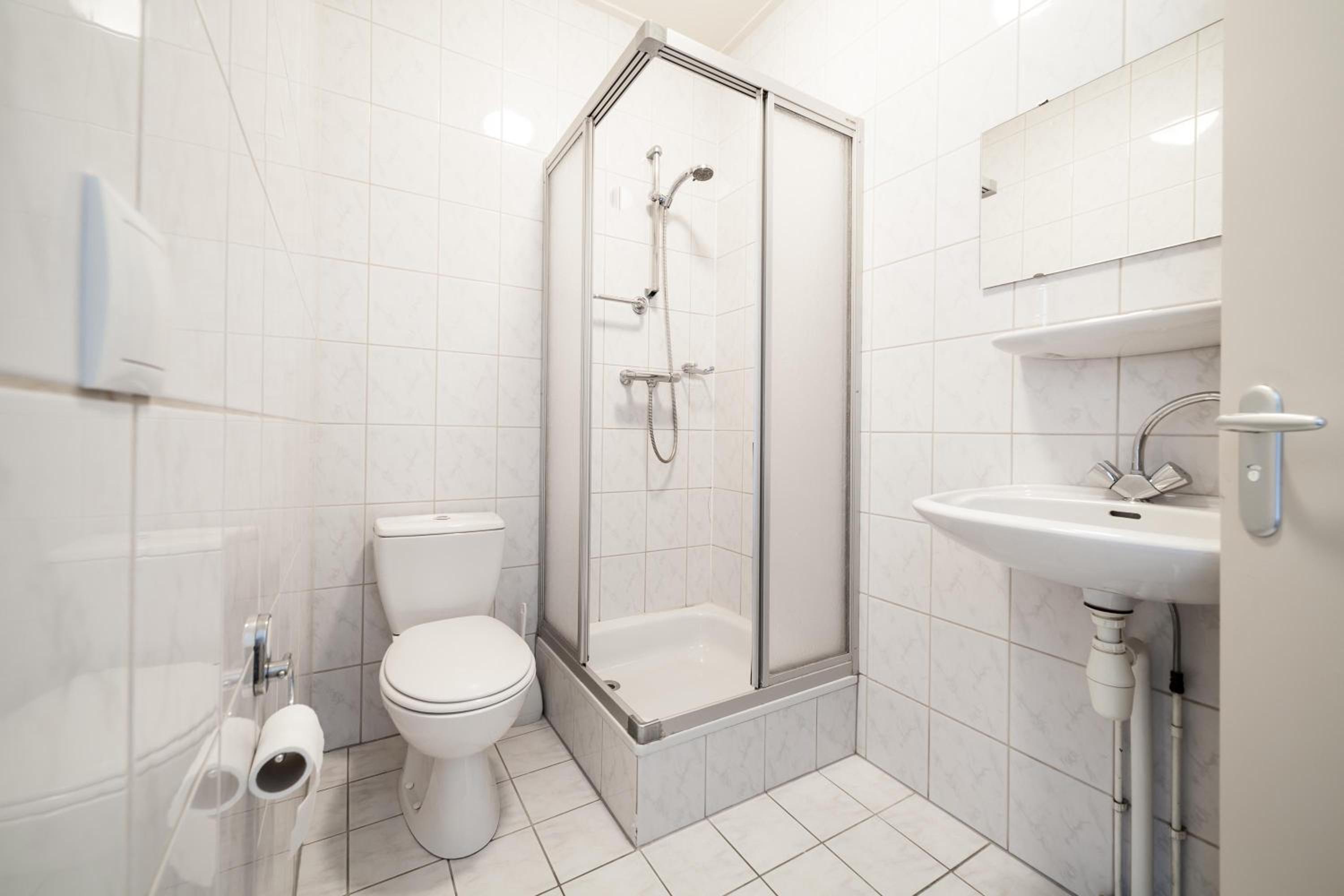 Twin Room - Photo 4