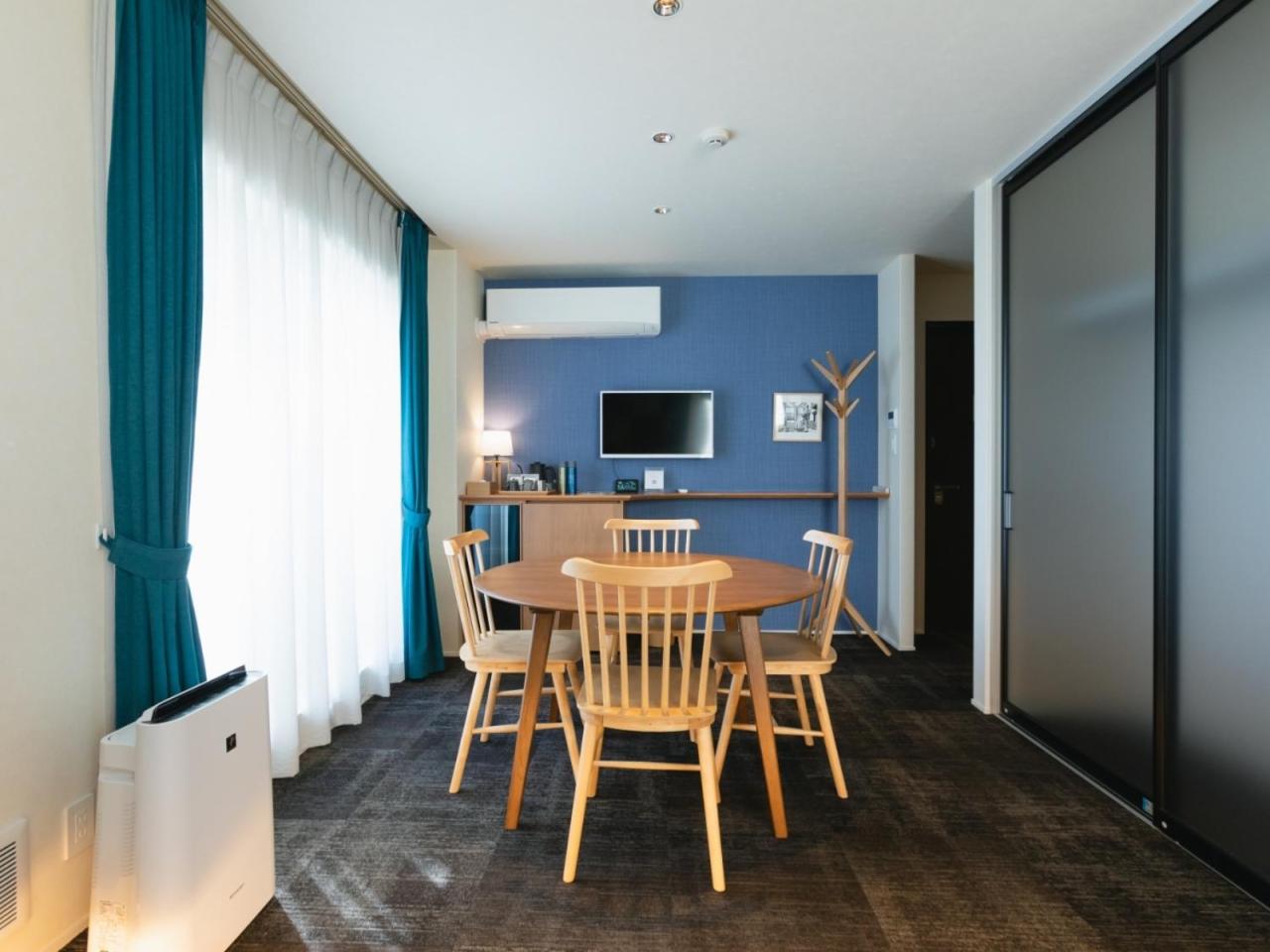 Denim Twin Balcony Room - Photo 1