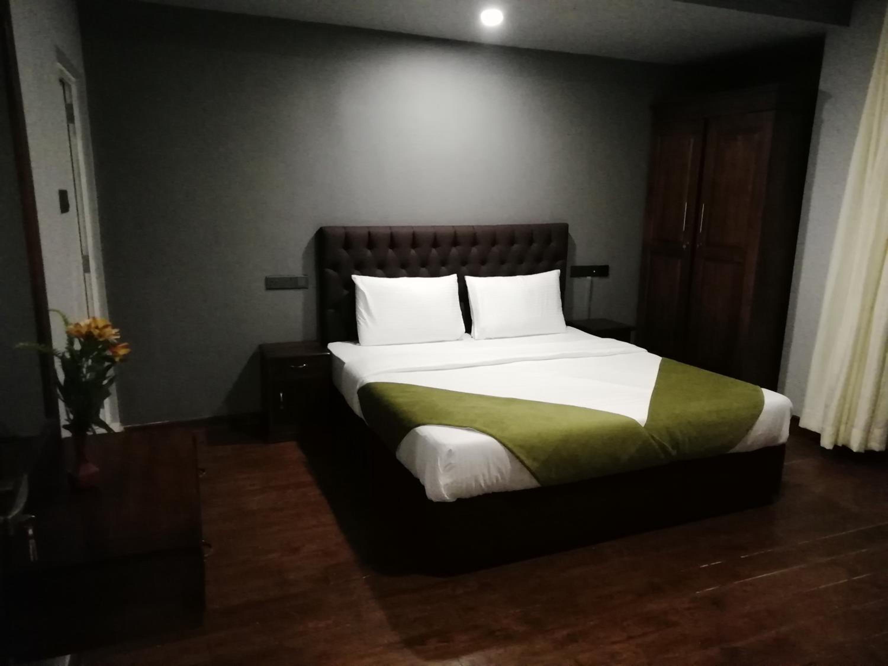 King Room with Garden View - Photo 6
