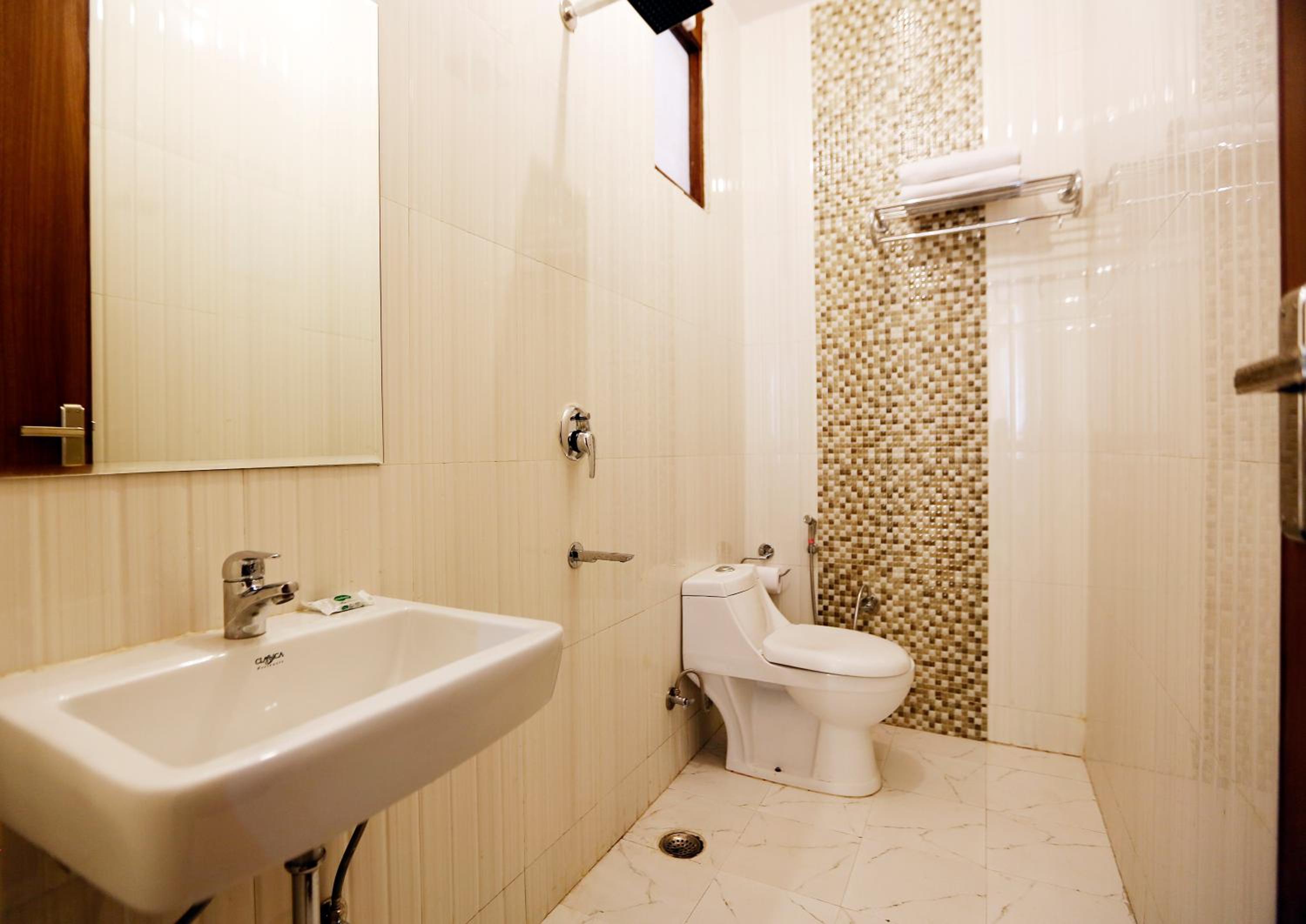 Deluxe Room - Photo 7