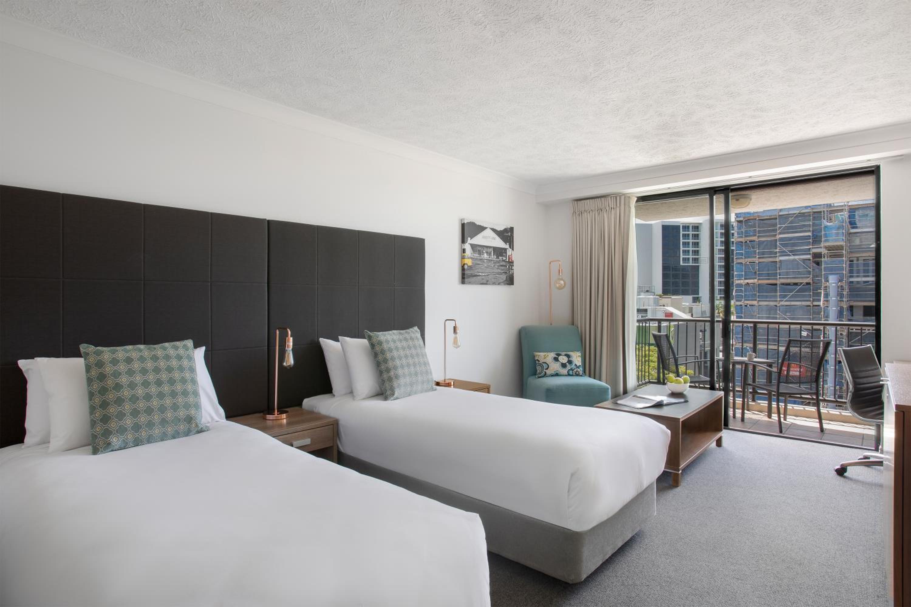 Hotel Room with City View  - Photo 4