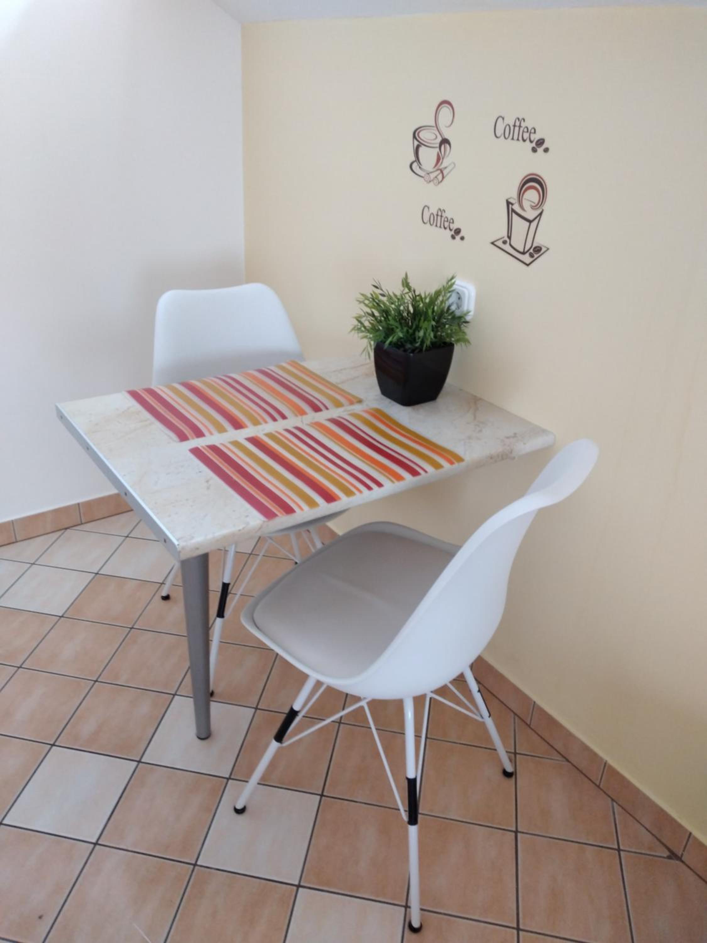Apartment with Balcony - Photo 2