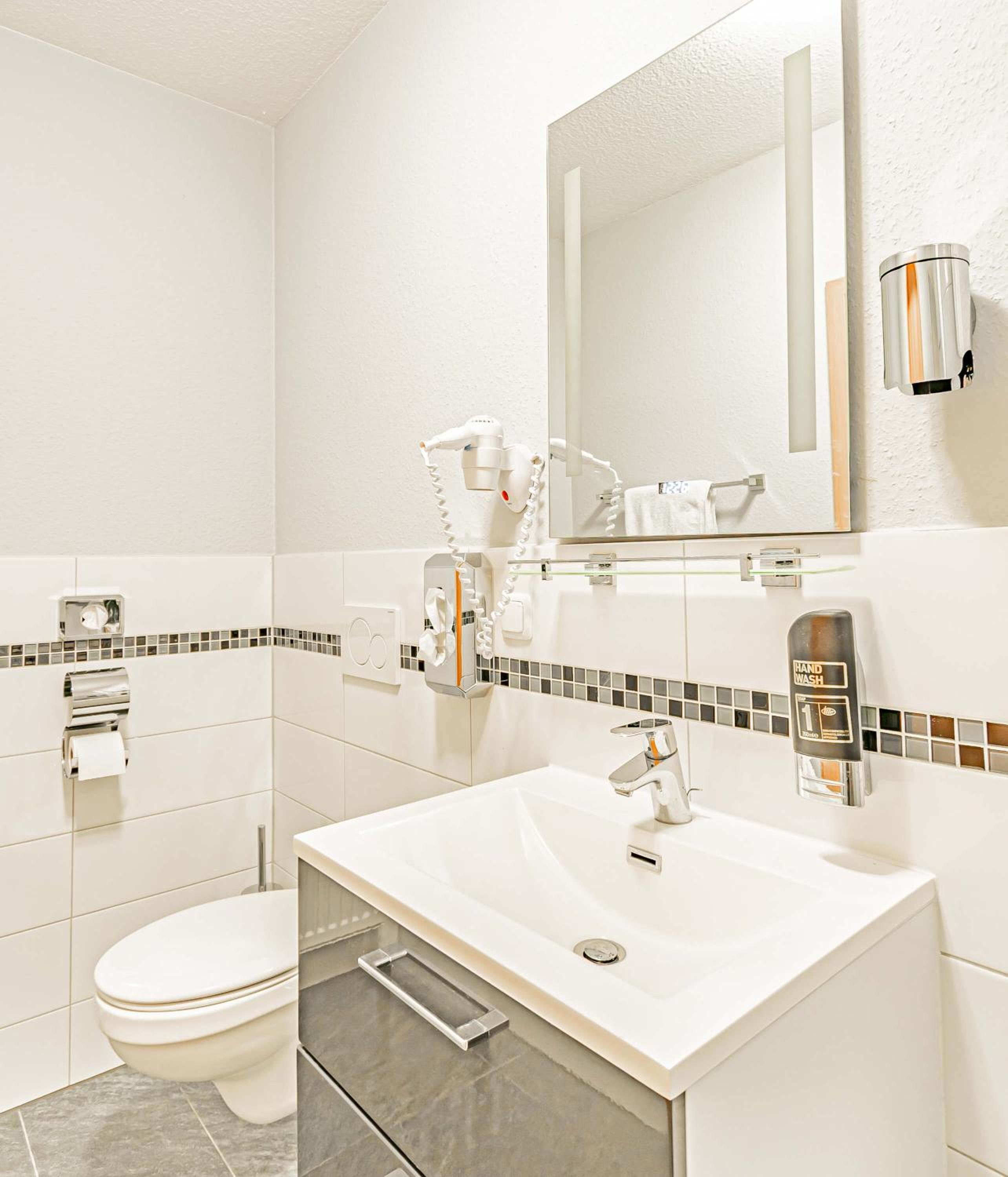 Double Room - Photo 7