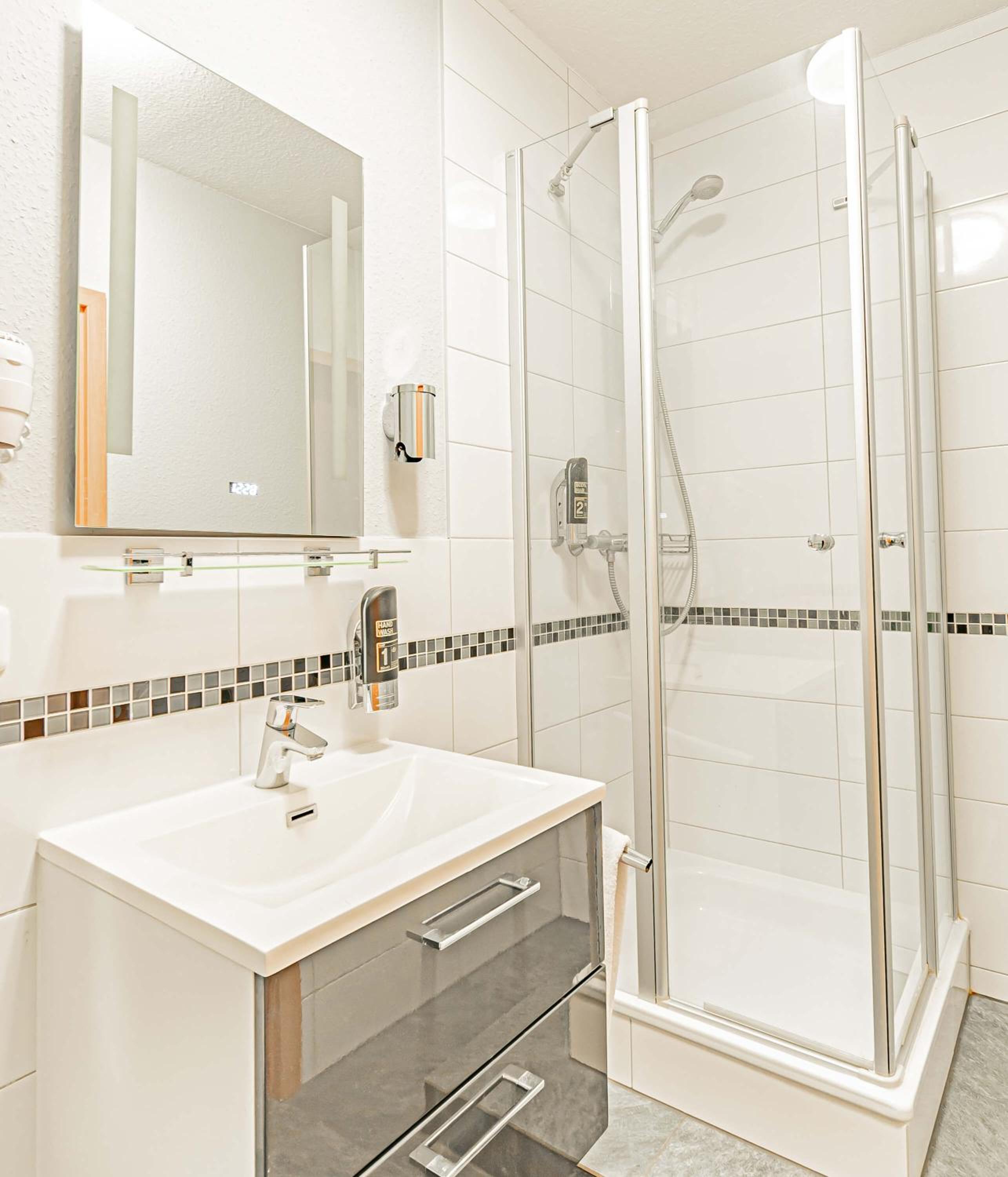 Double Room - Photo 3