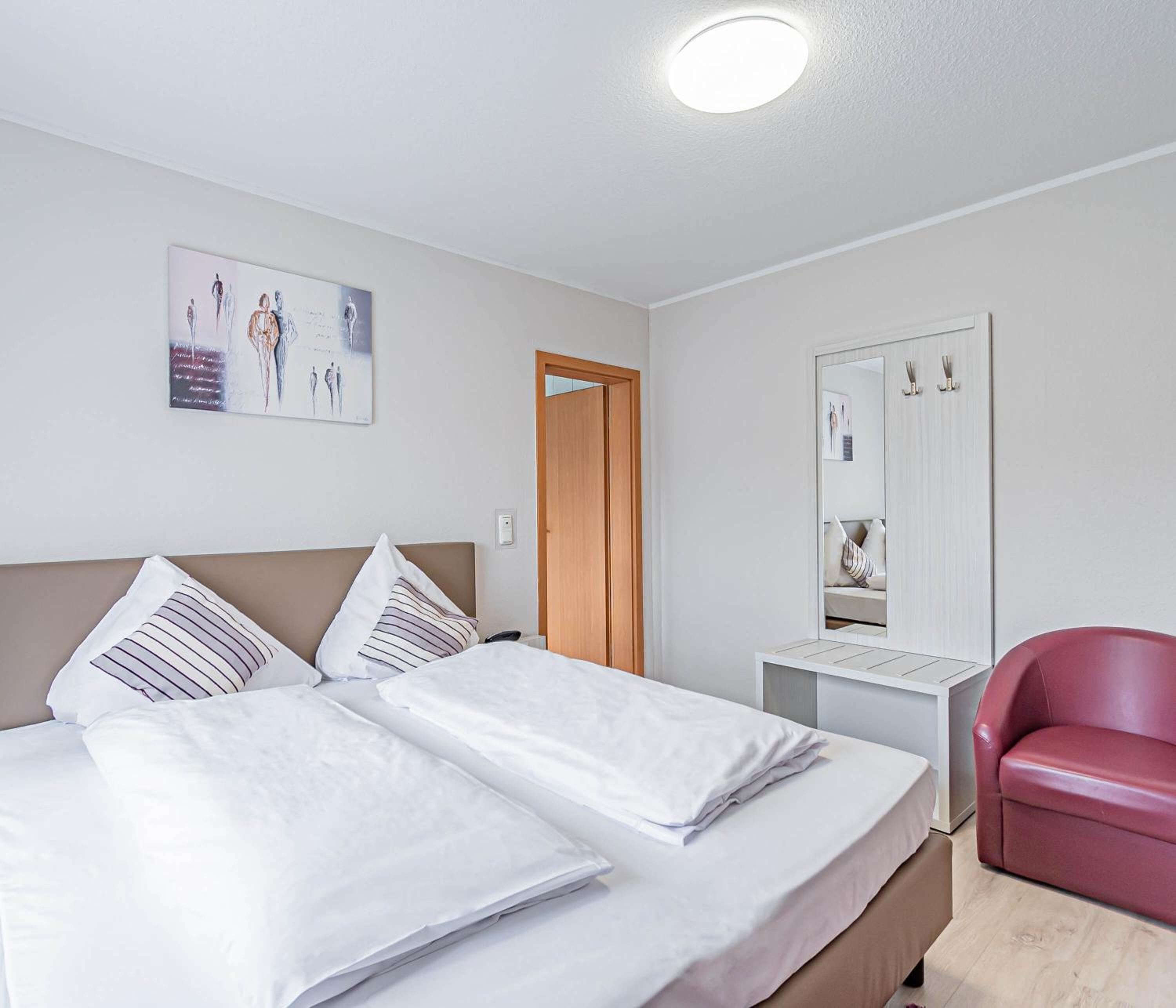 Double Room - Photo 6
