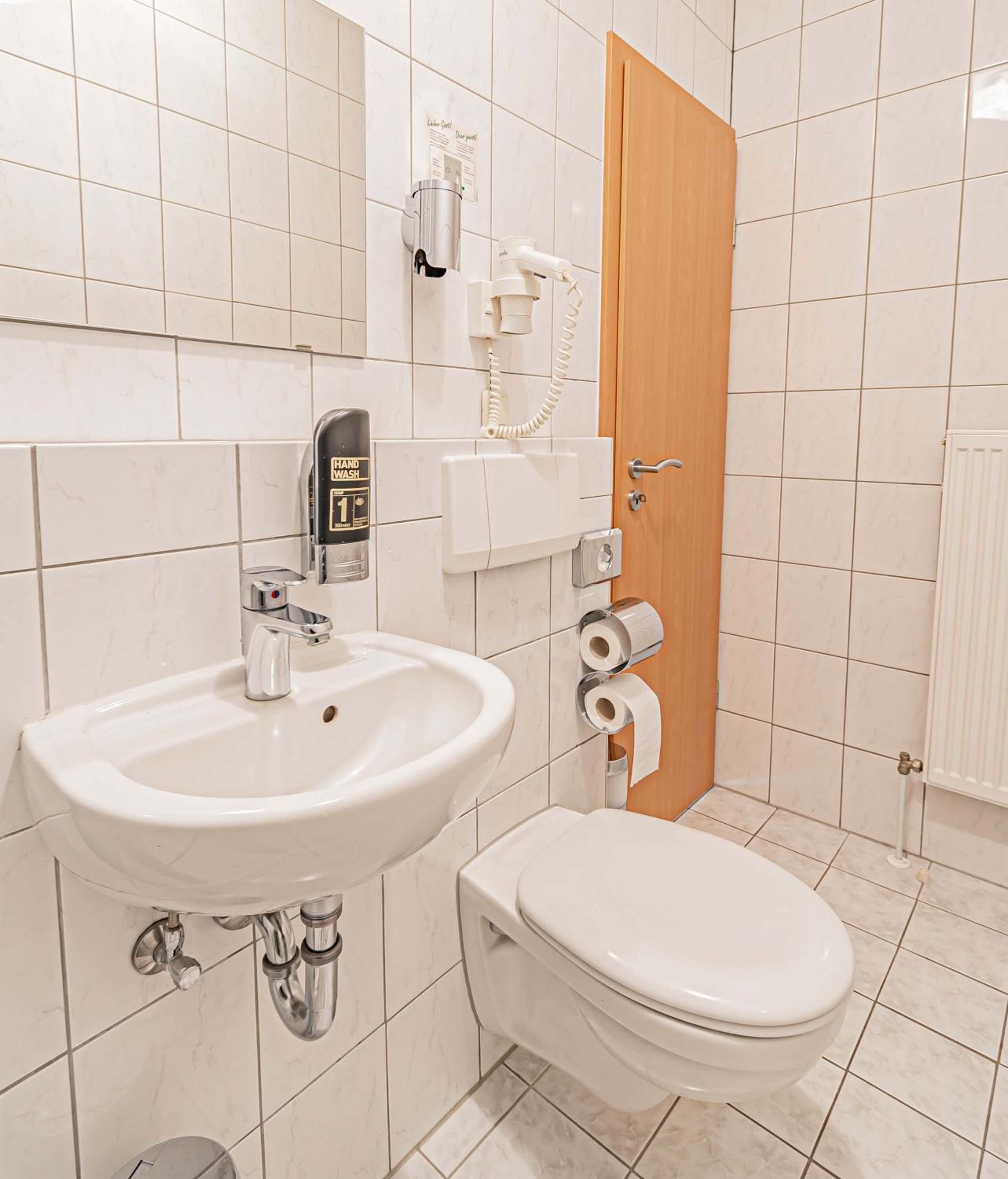 Single Room photo 2