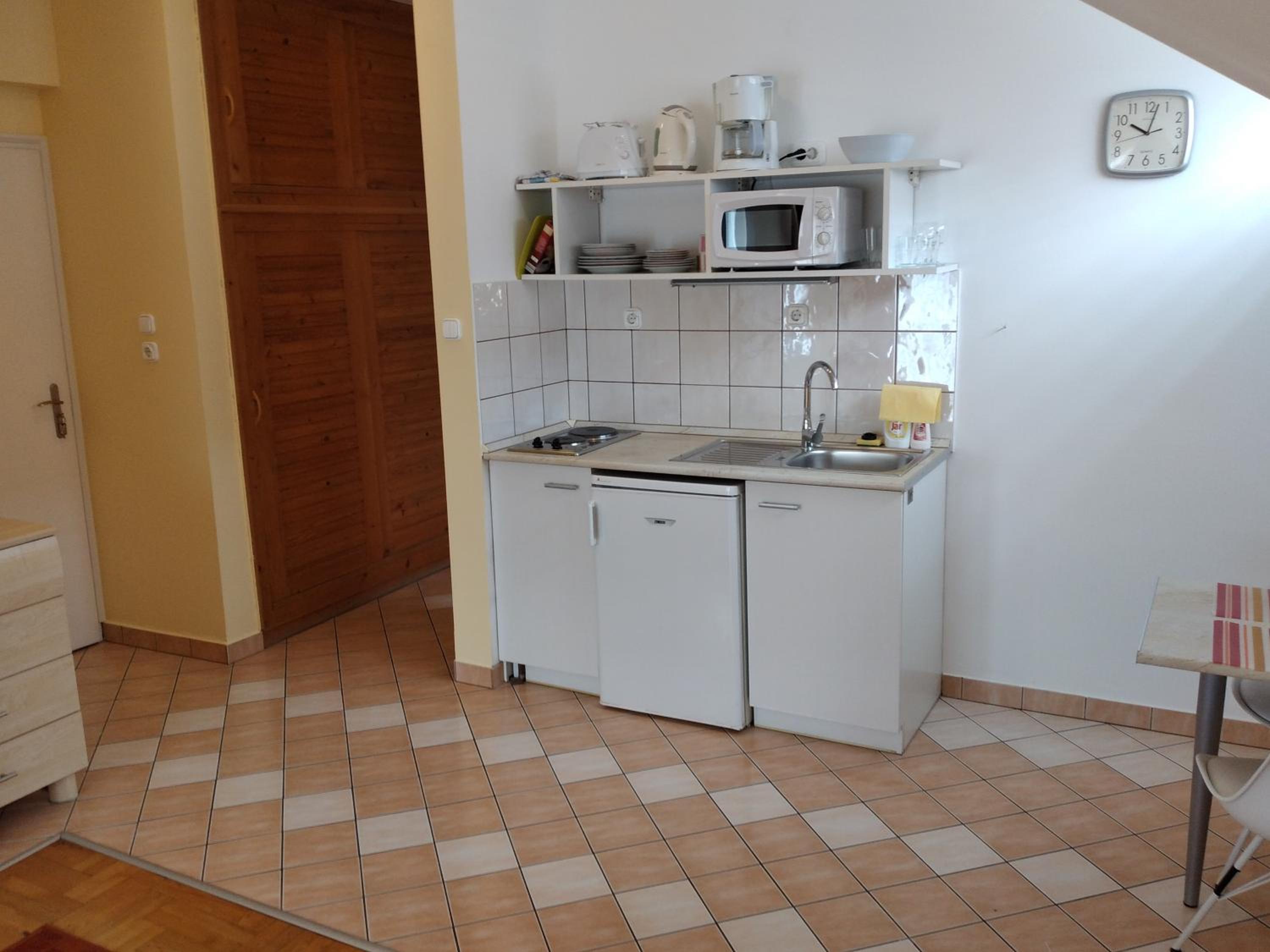 Apartment with Balcony - Photo 11