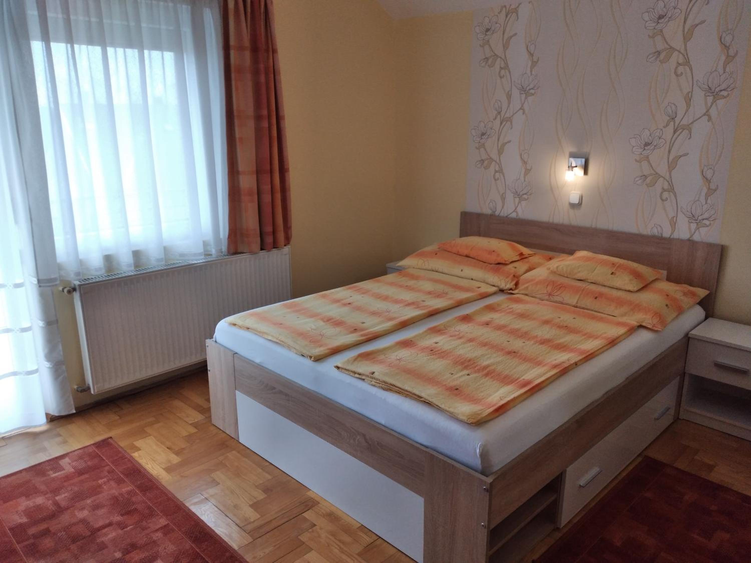 Studio Apartment - Photo 2