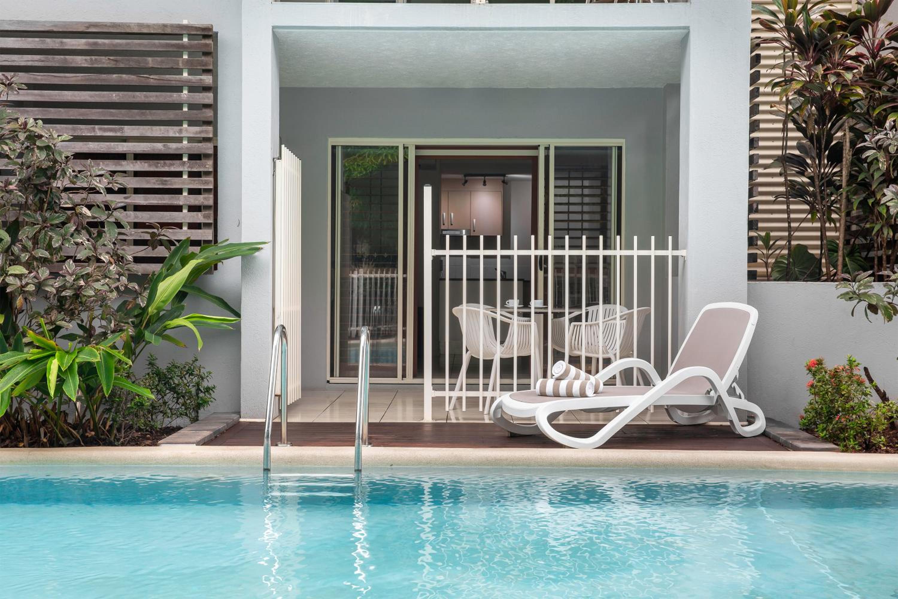 One-Bedroom Swim Out