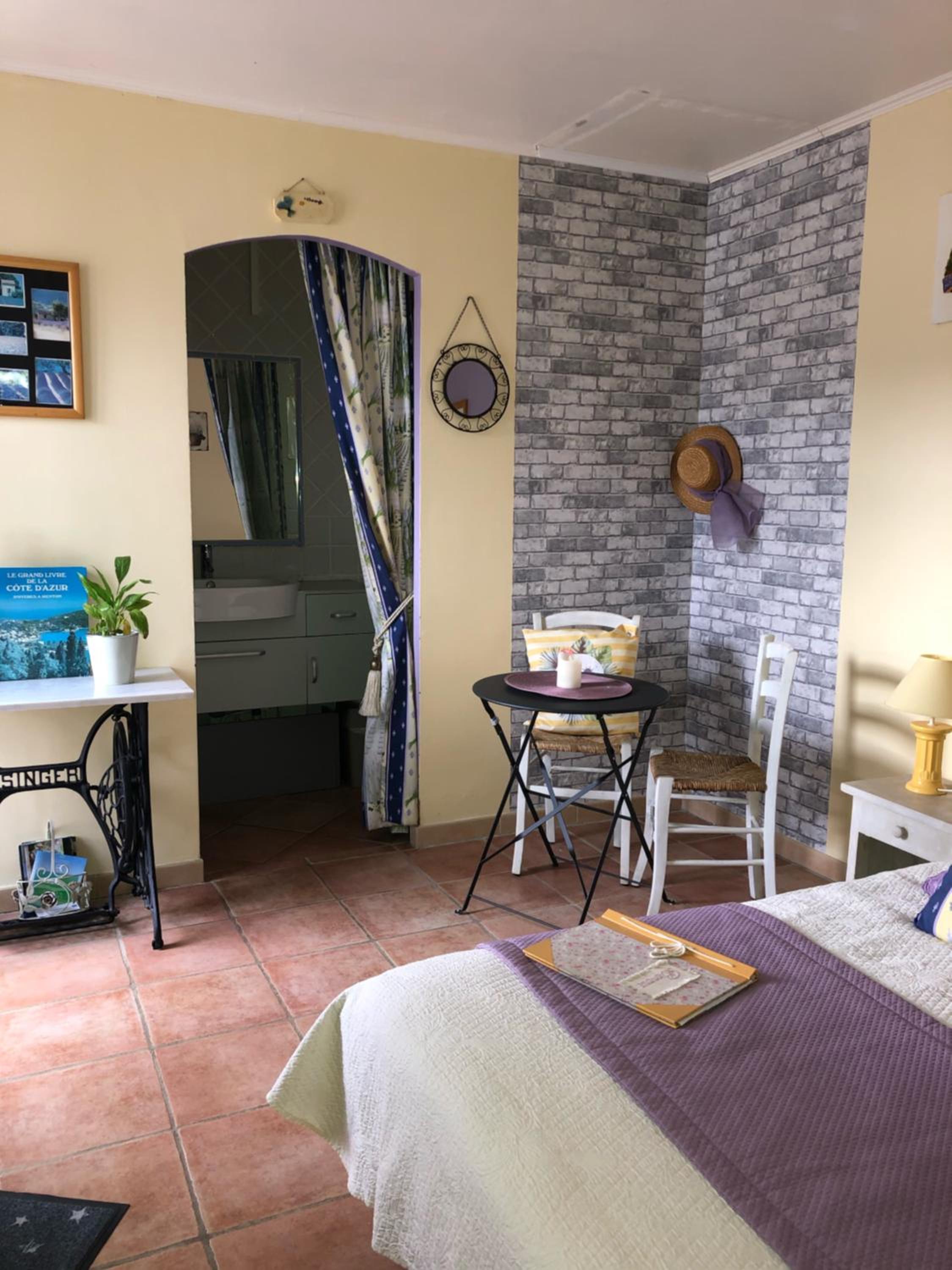 Double Room with Spa Bath photo 2