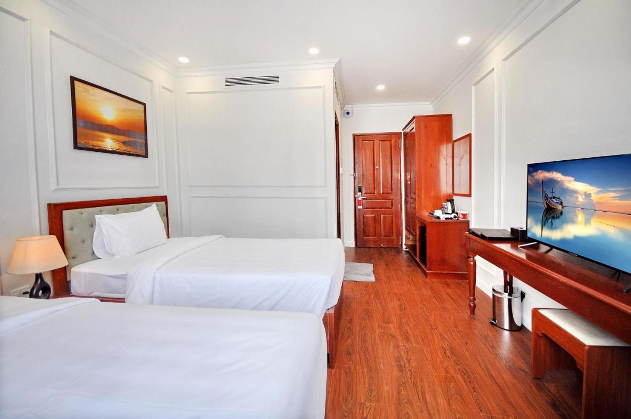 Deluxe Double or Twin Room with City View - Photo 35