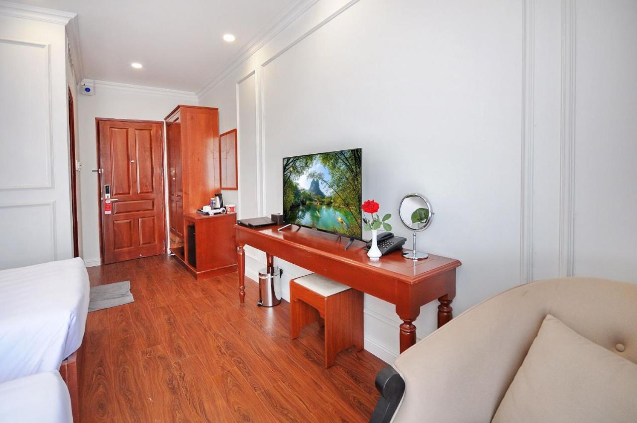 Deluxe Double or Twin Room with City View - Photo 34