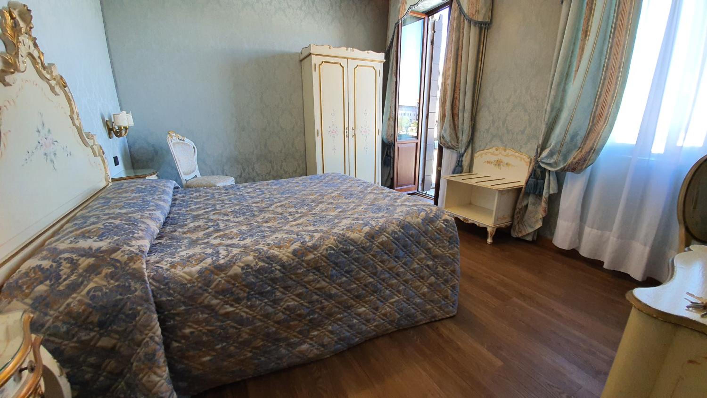 Superior Double Room with Grand Canal View