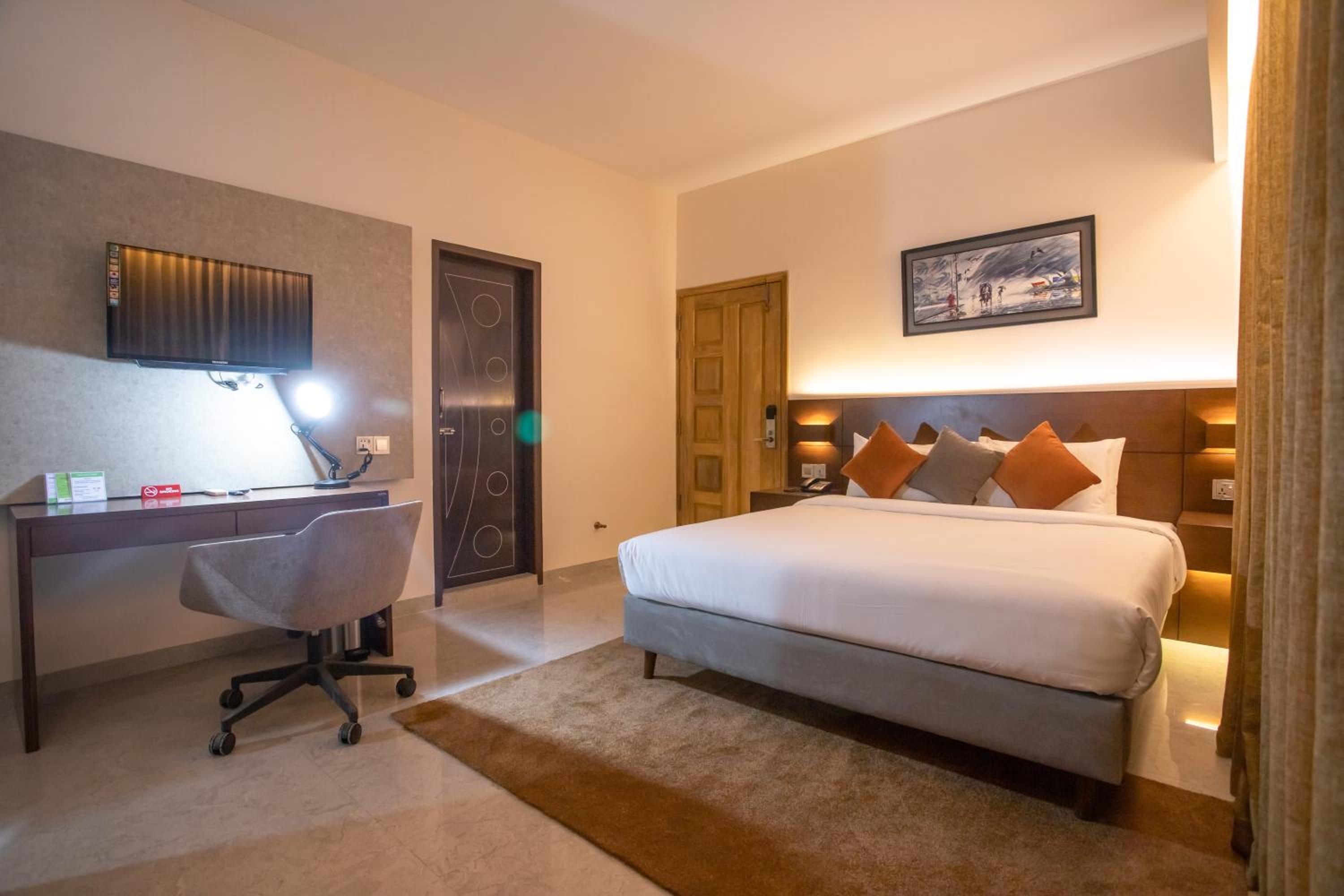 Deluxe Room - Photo 5