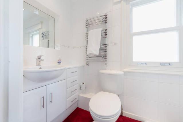 Single Room with Shared Bathroom photo 2