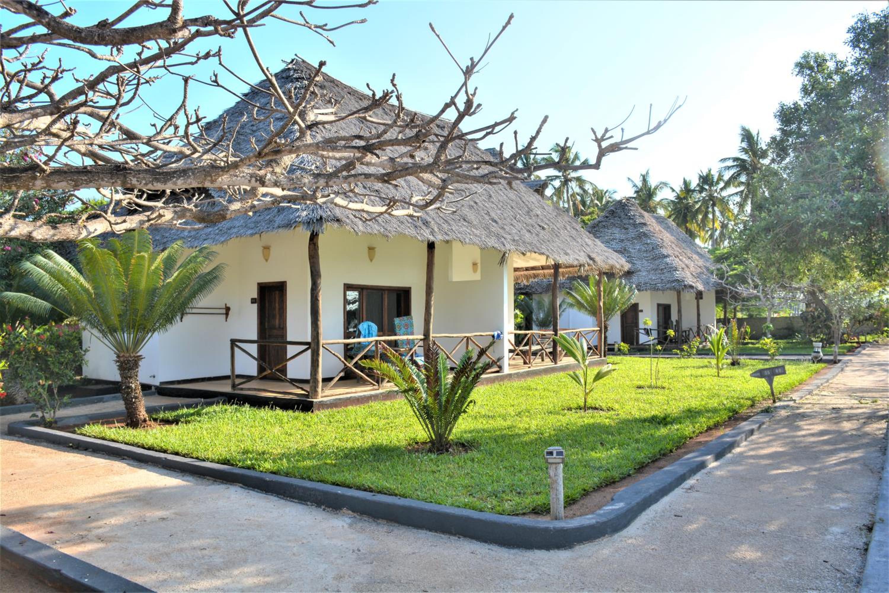 Bungalow with Garden View photo 2