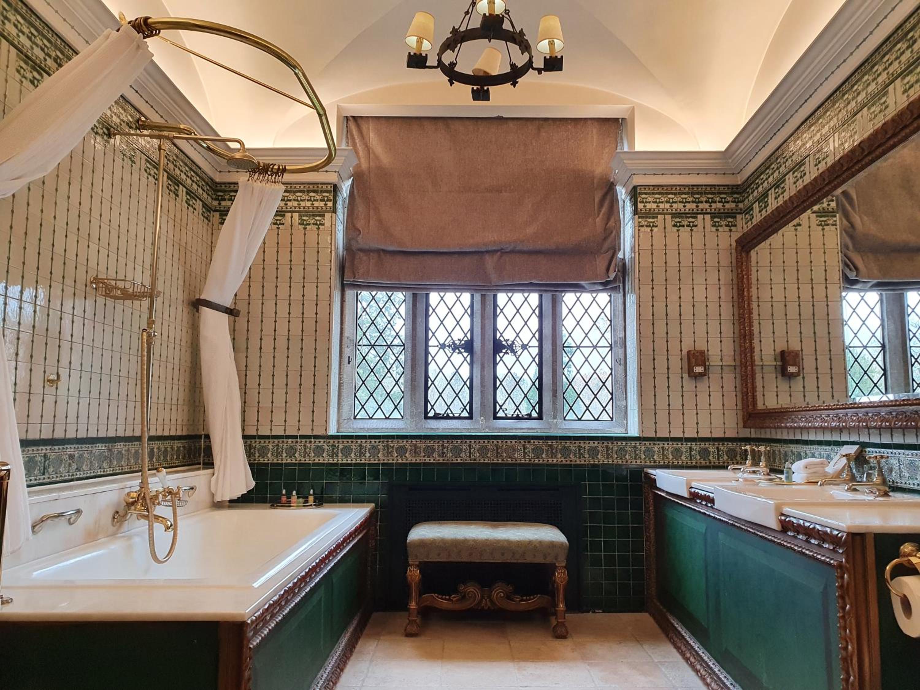 Superior King Suite photo 2