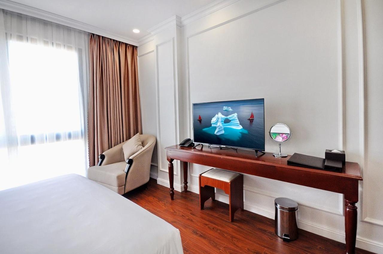 Deluxe Double or Twin Room with City View - Photo 24