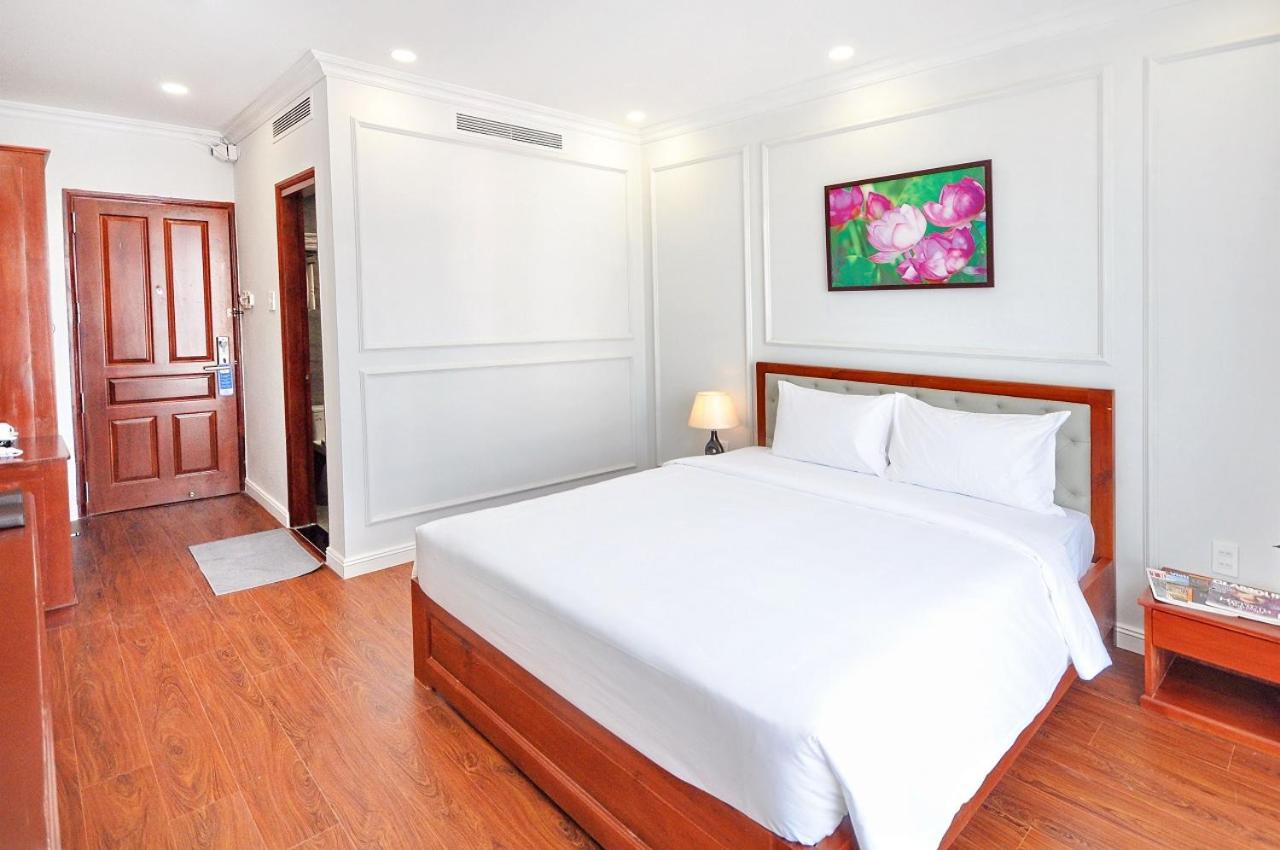 Deluxe Double or Twin Room with City View - Photo 21