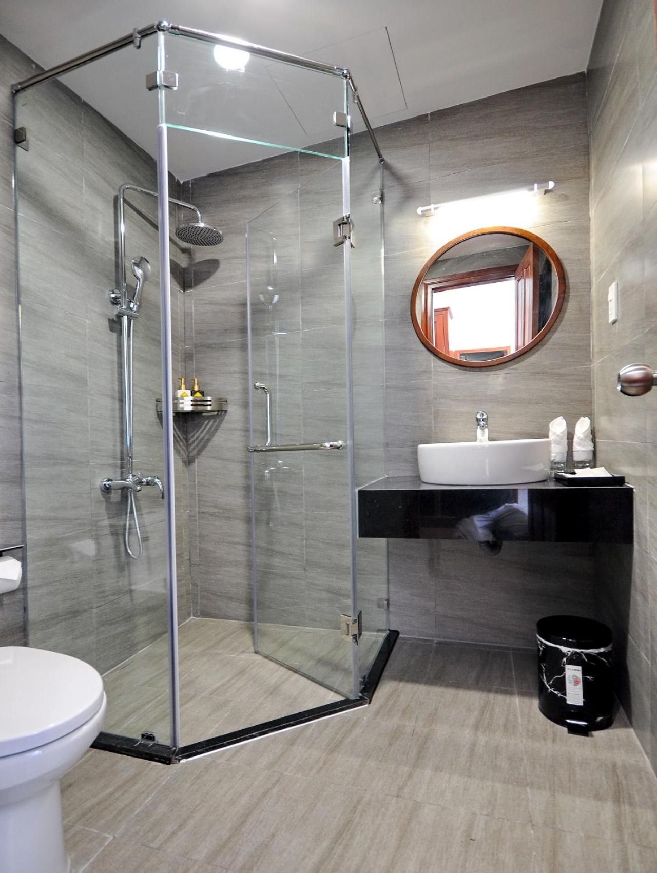 Deluxe Double or Twin Room with City View - Photo 13