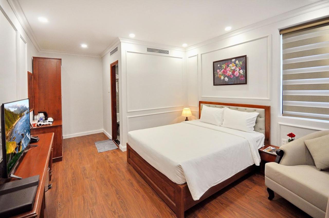 Deluxe Double or Twin Room with City View - Photo 12
