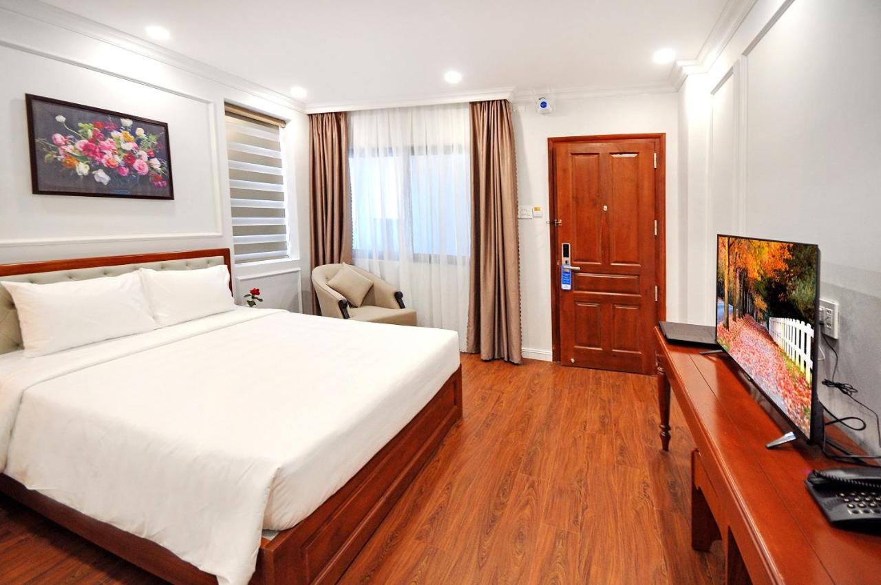 Deluxe Double or Twin Room with City View - Photo 7