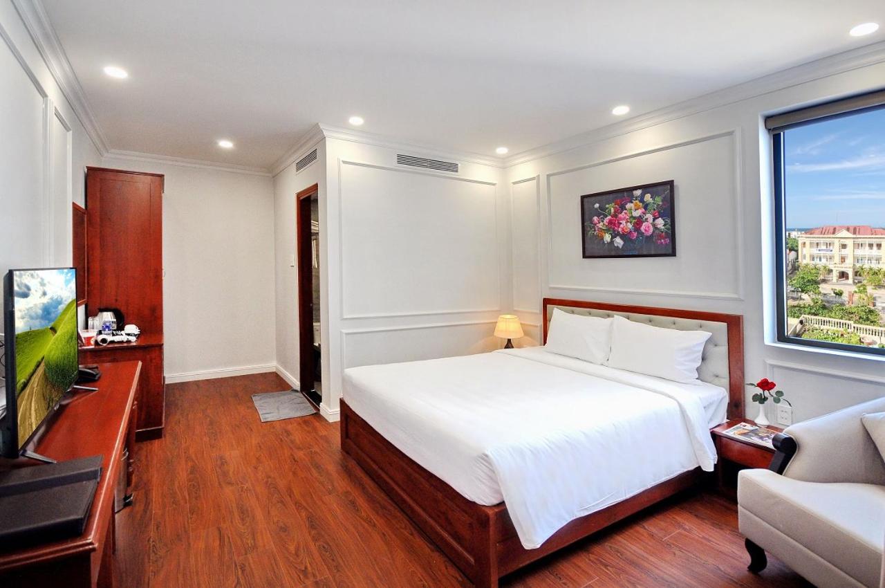 Deluxe Double or Twin Room with City View - Photo 6