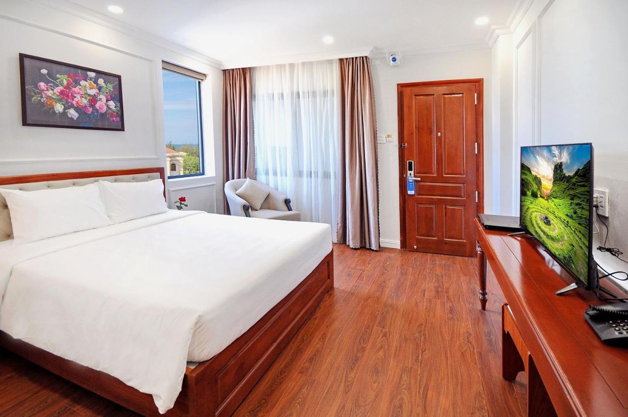 Deluxe Double or Twin Room with City View - Photo 4