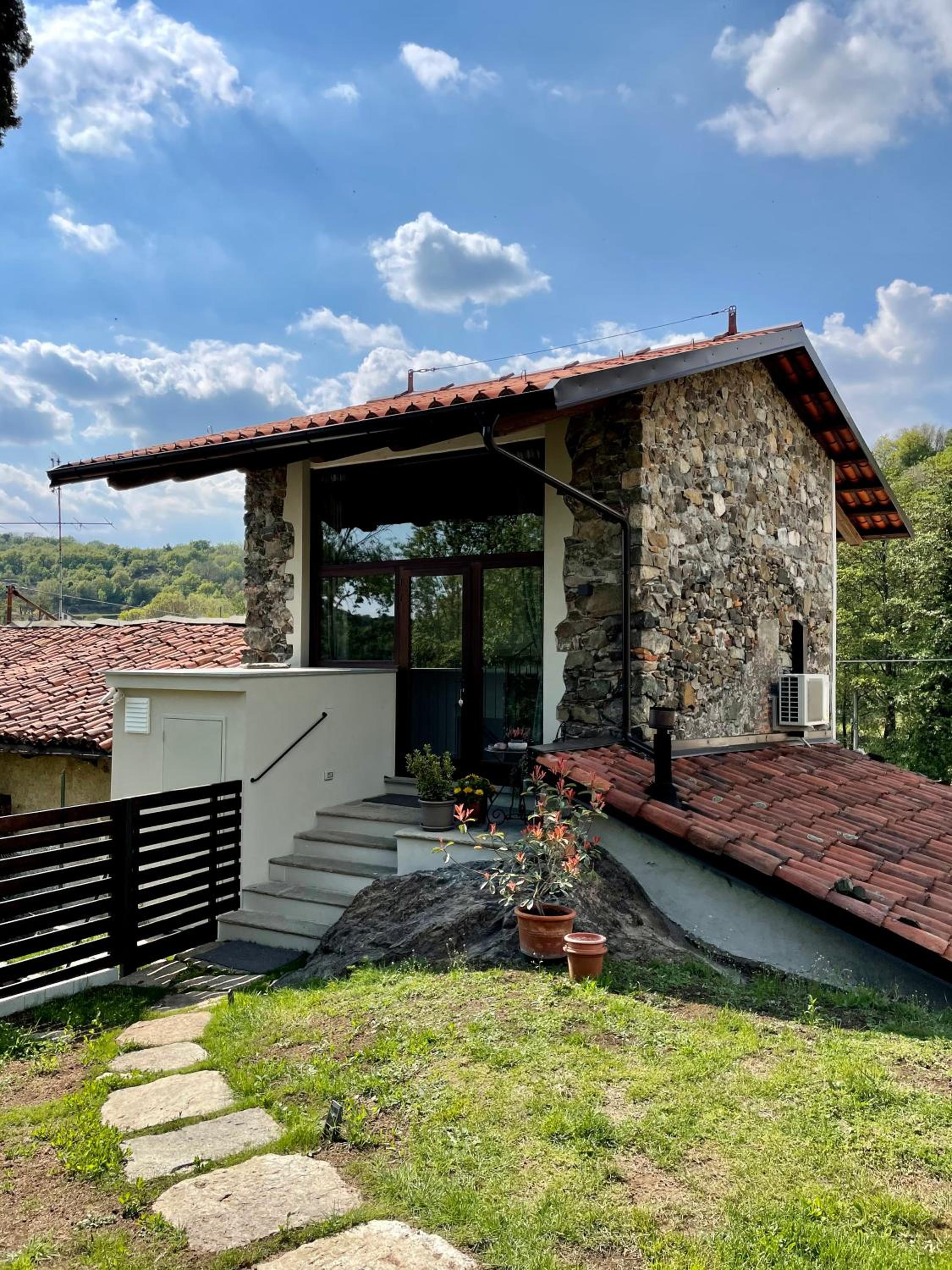 Quadruple Room with Lake View - Photo 33