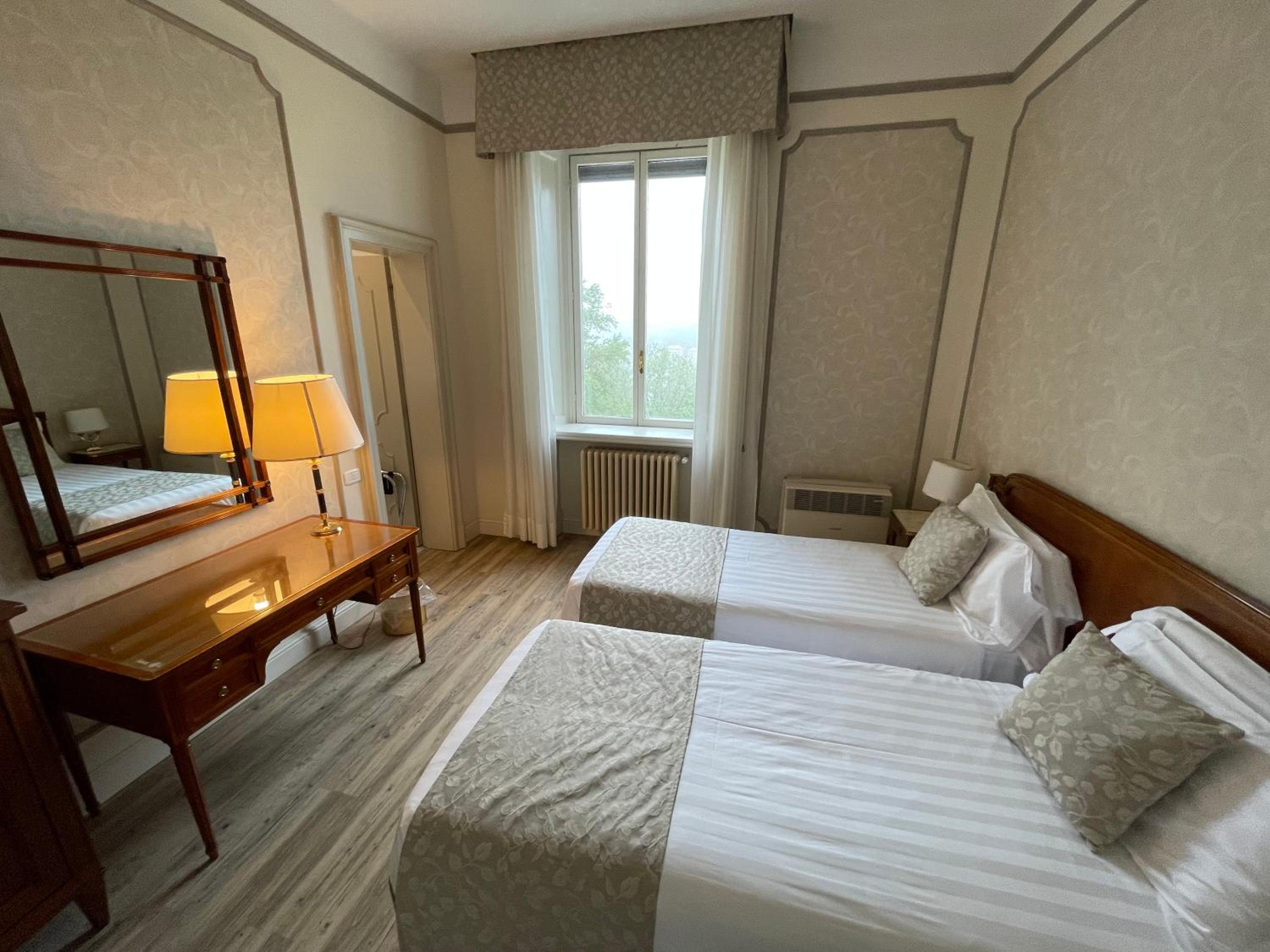 Twin Room - Photo 4