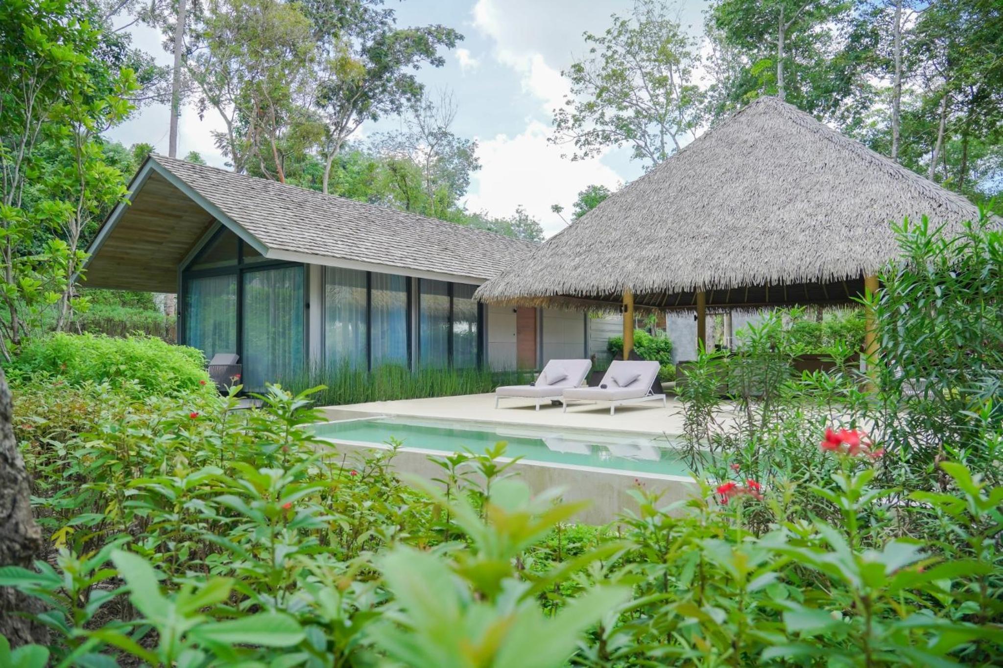 One-Bedroom Pavilion Pool Villa with Schedule Boat Transfer photo 2