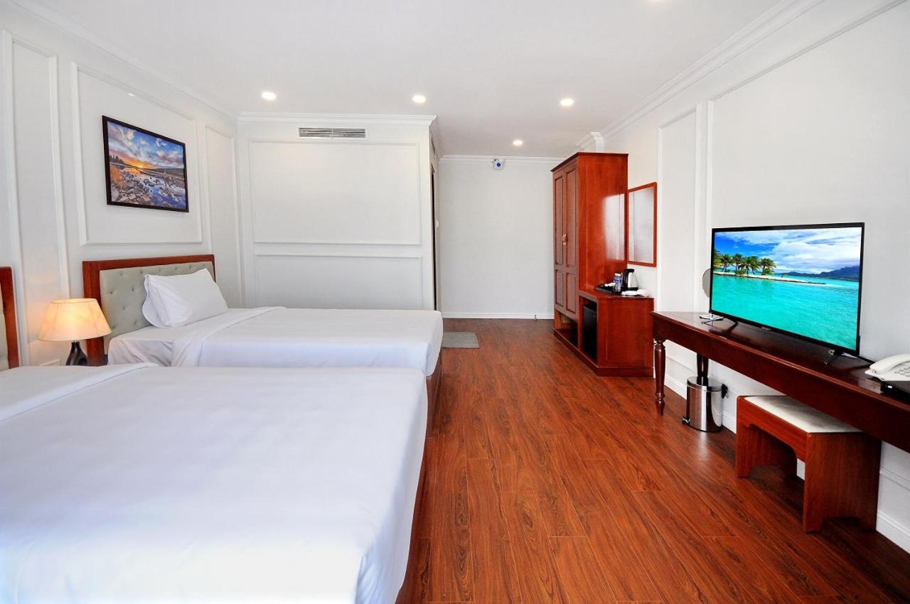 Deluxe Double or Twin Room with Sea View - Photo 32