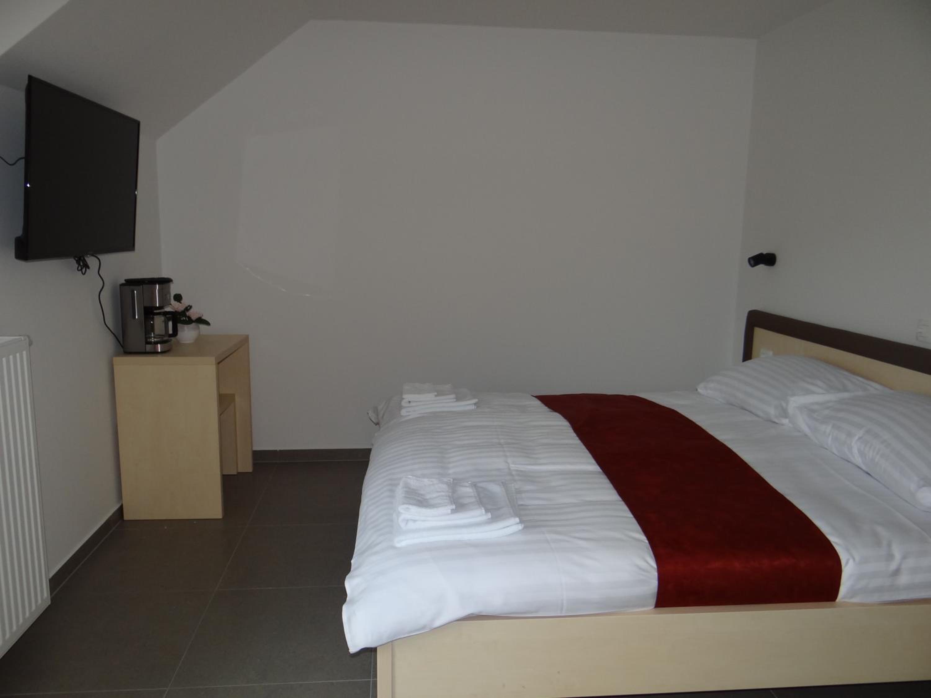 Deluxe Double Room with Balcony photo 1