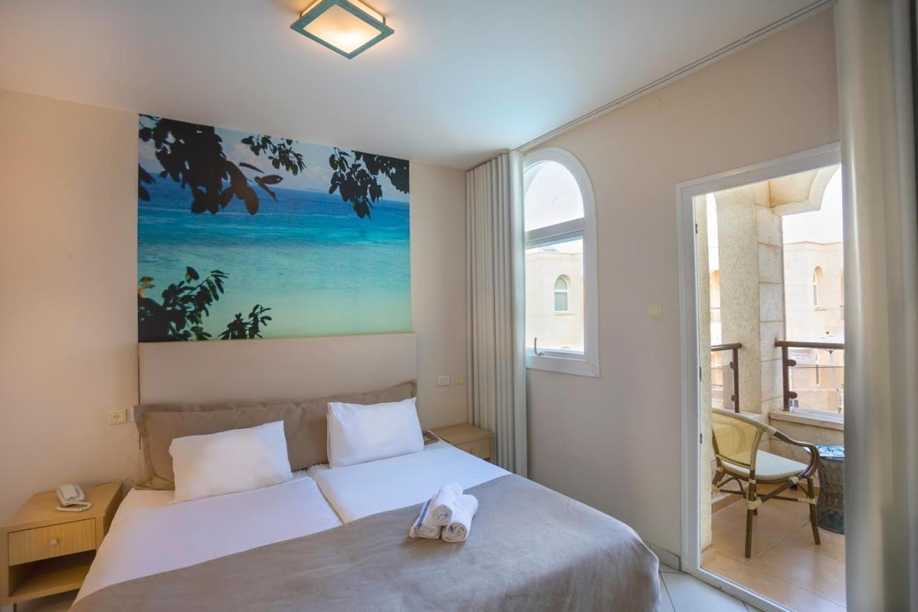 Classic Twin Room With Pool View photo 1