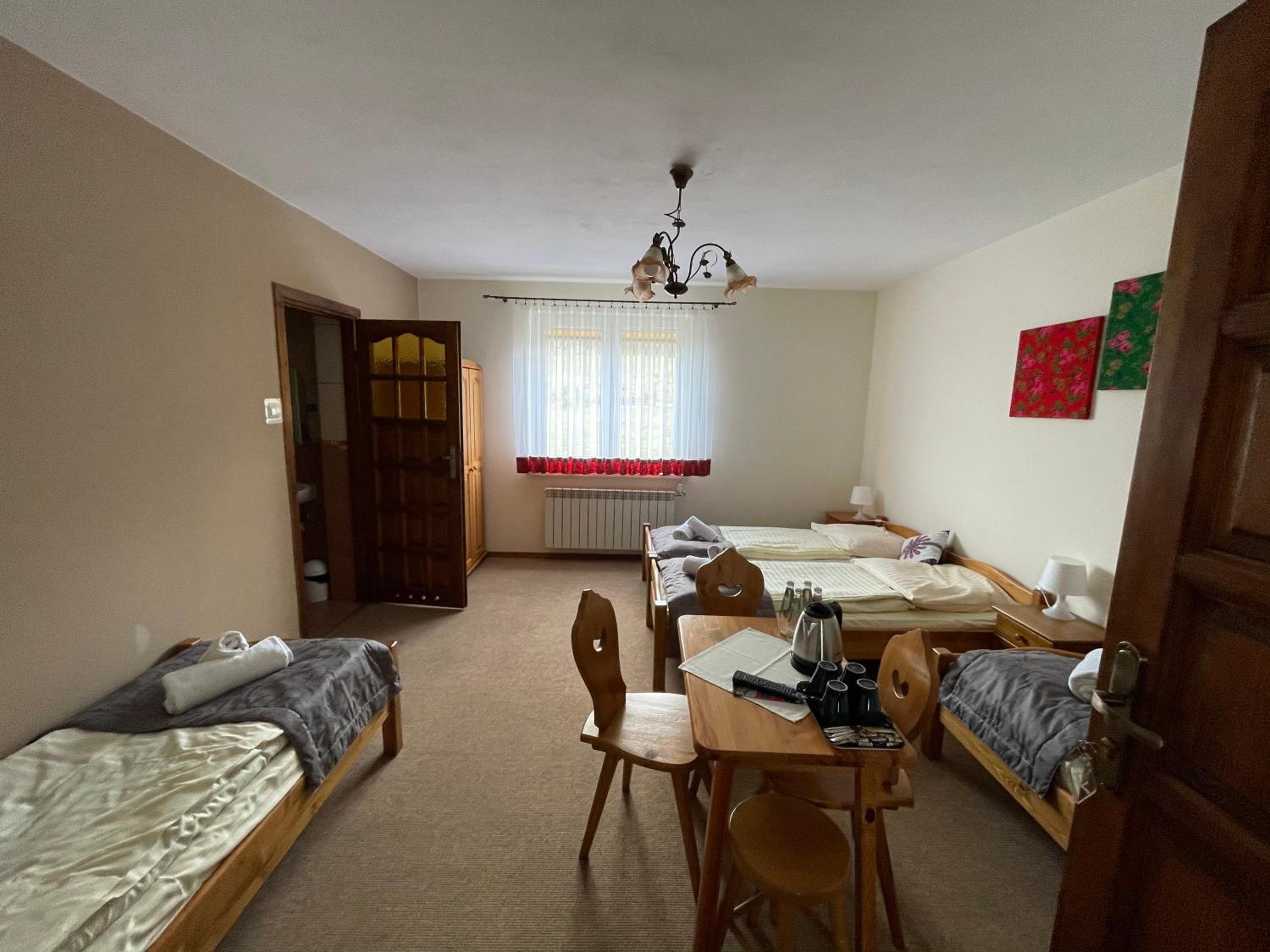 Quadruple Room - Photo 7