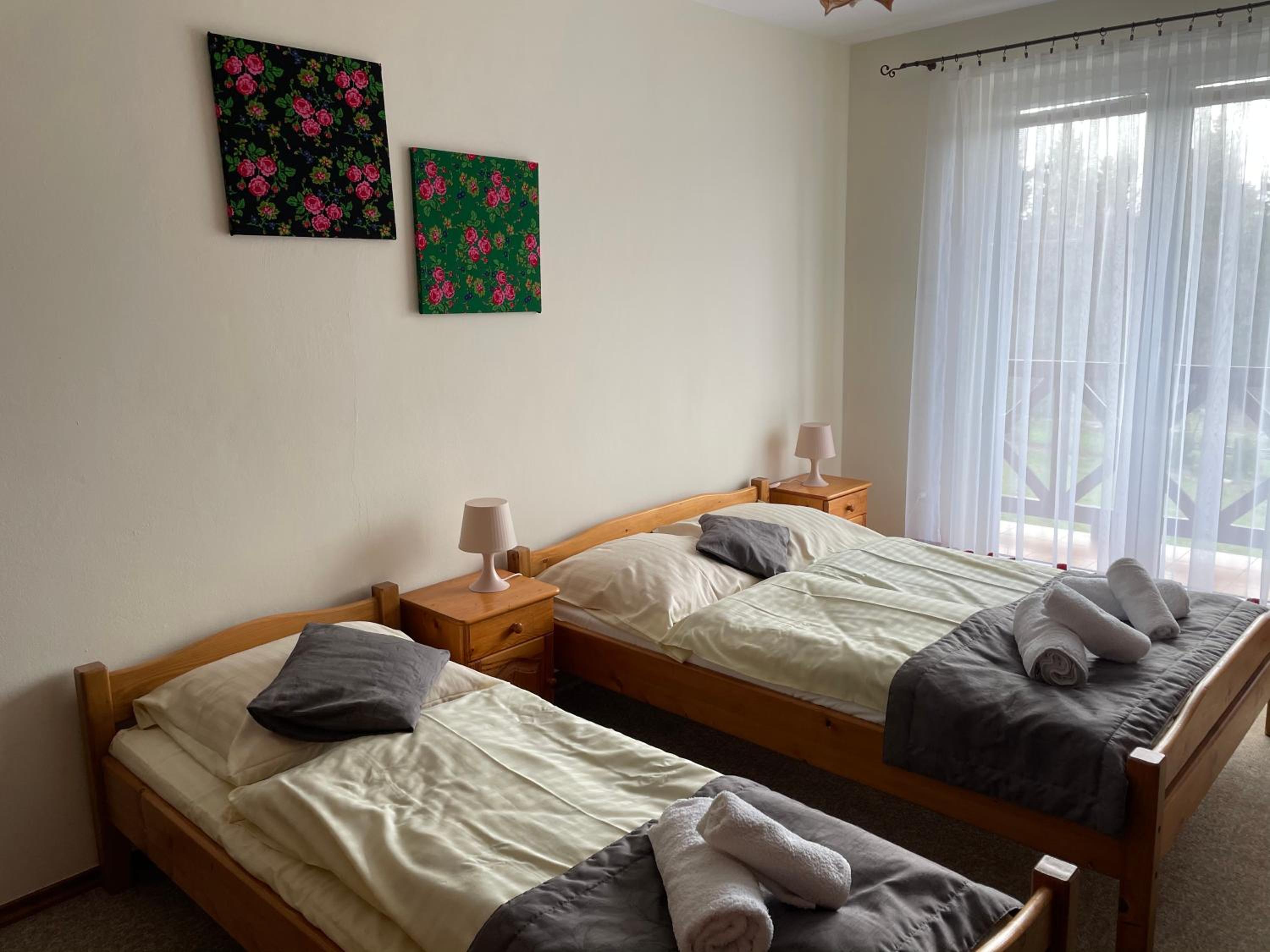 Quadruple Room with Balcony - Photo 8