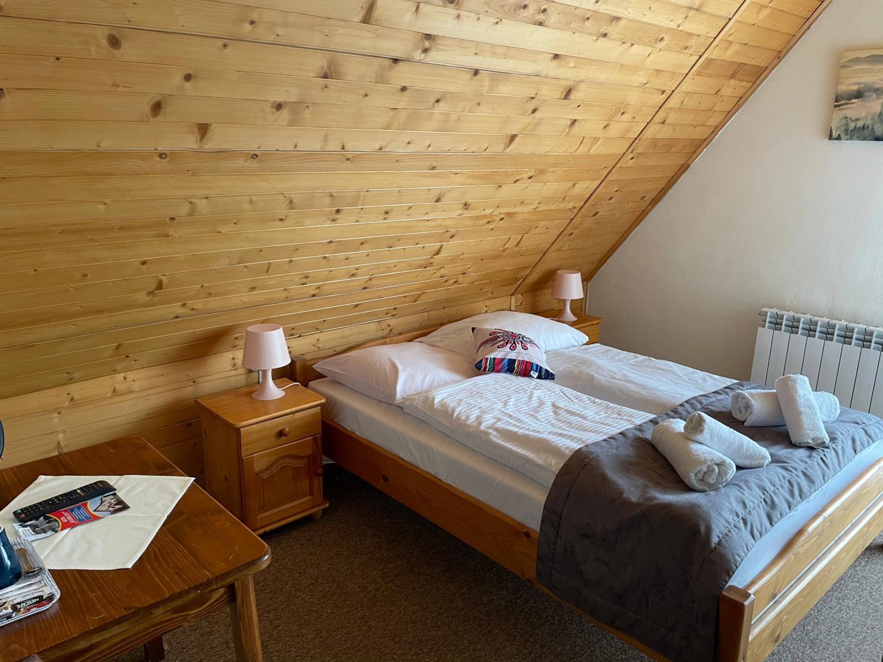 Double Room with Balcony - Photo 6