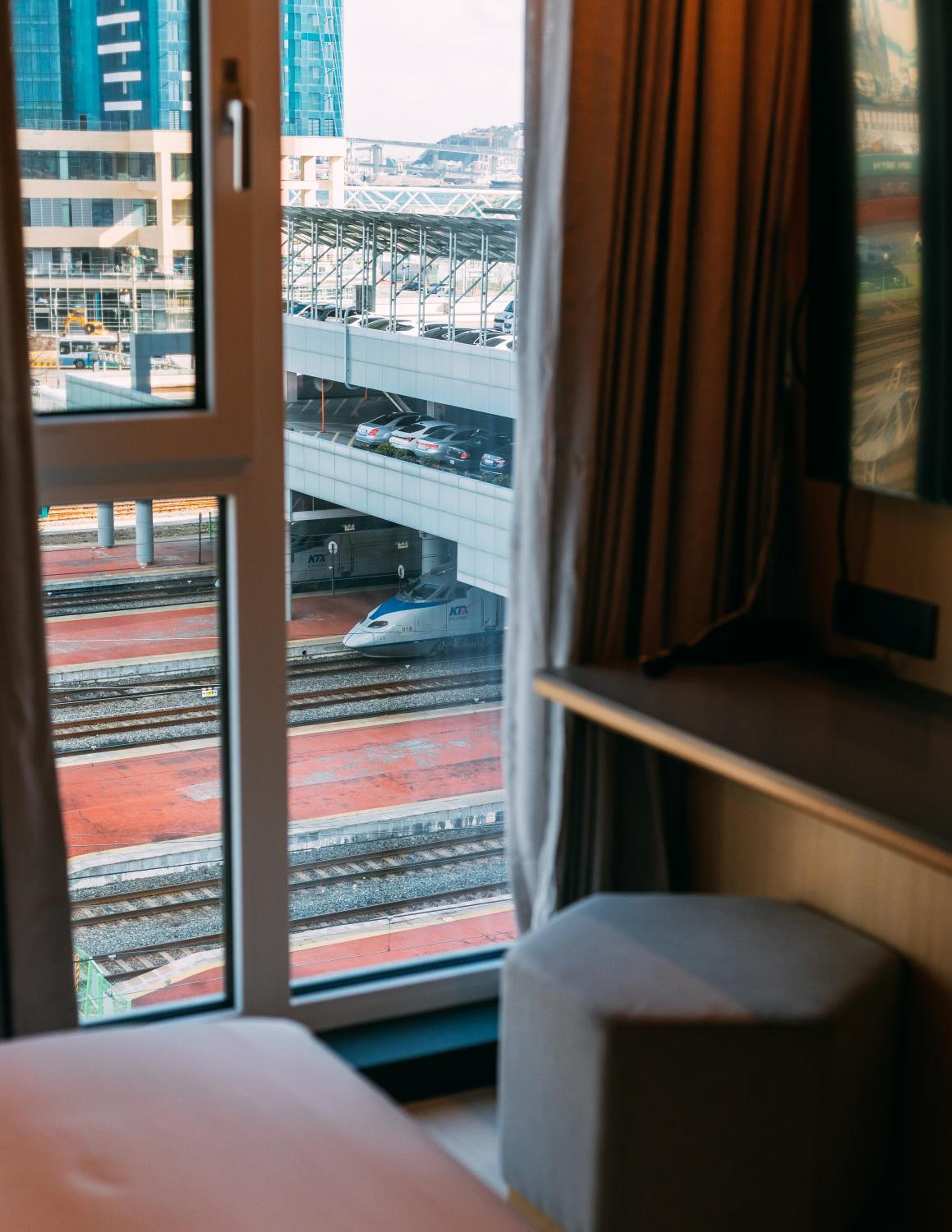 [A LA CARTE Breakfast PKG for 2] Standard Twin Room with Free access to Rooftop pool - Photo 4