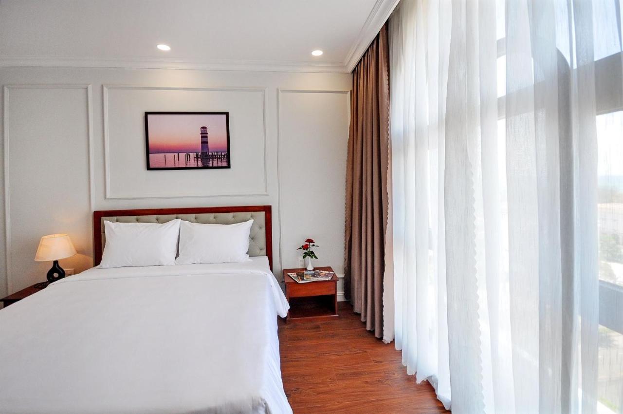 Deluxe Double or Twin Room with Sea View - Photo 12