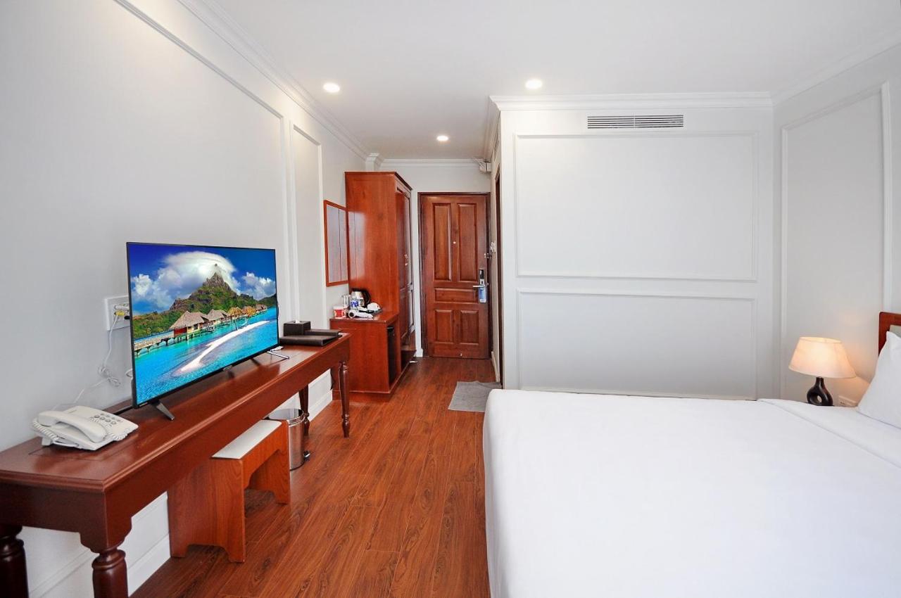 Deluxe Double or Twin Room with Sea View - Photo 11