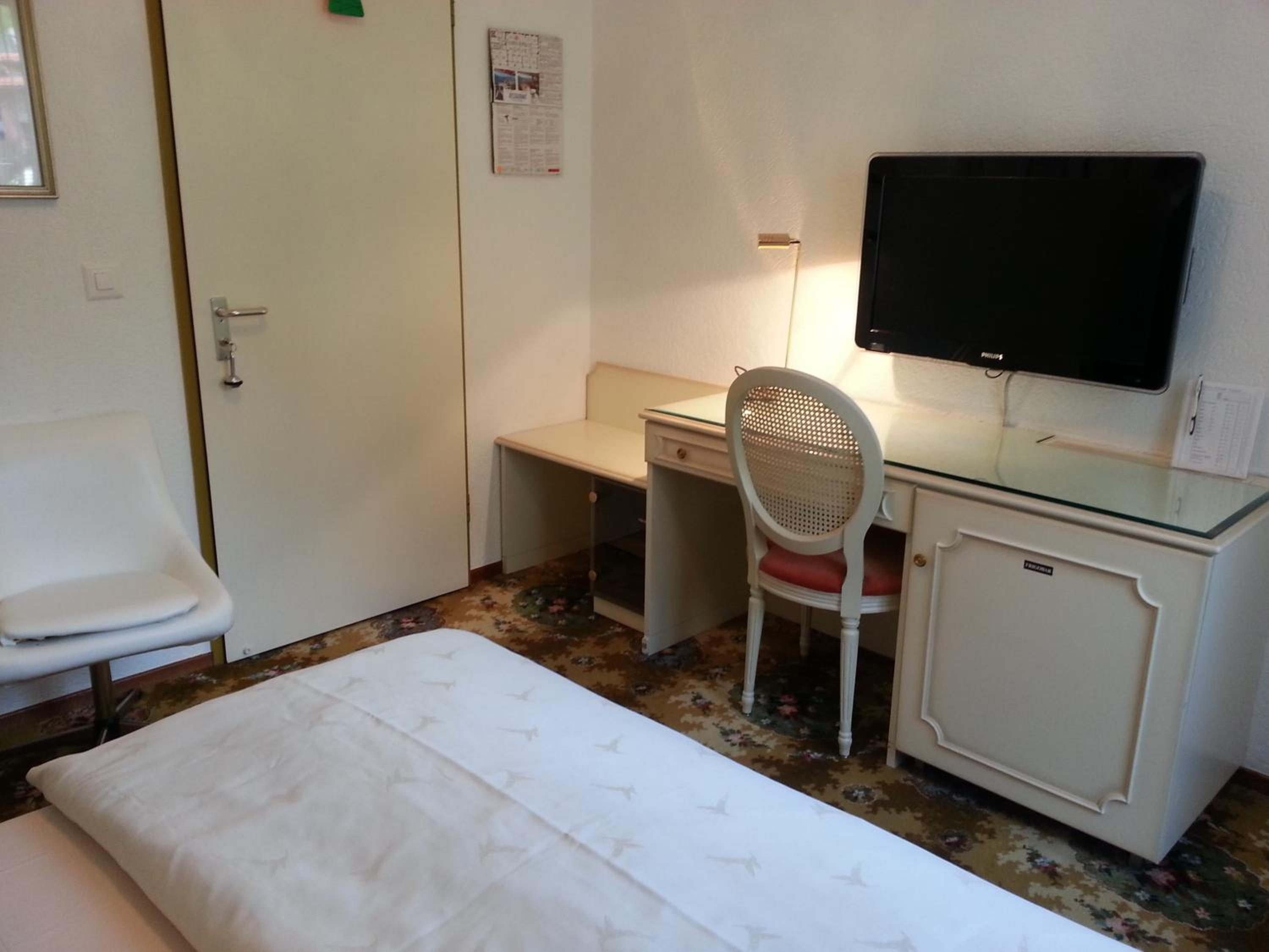 Economy Double Room - Photo 2