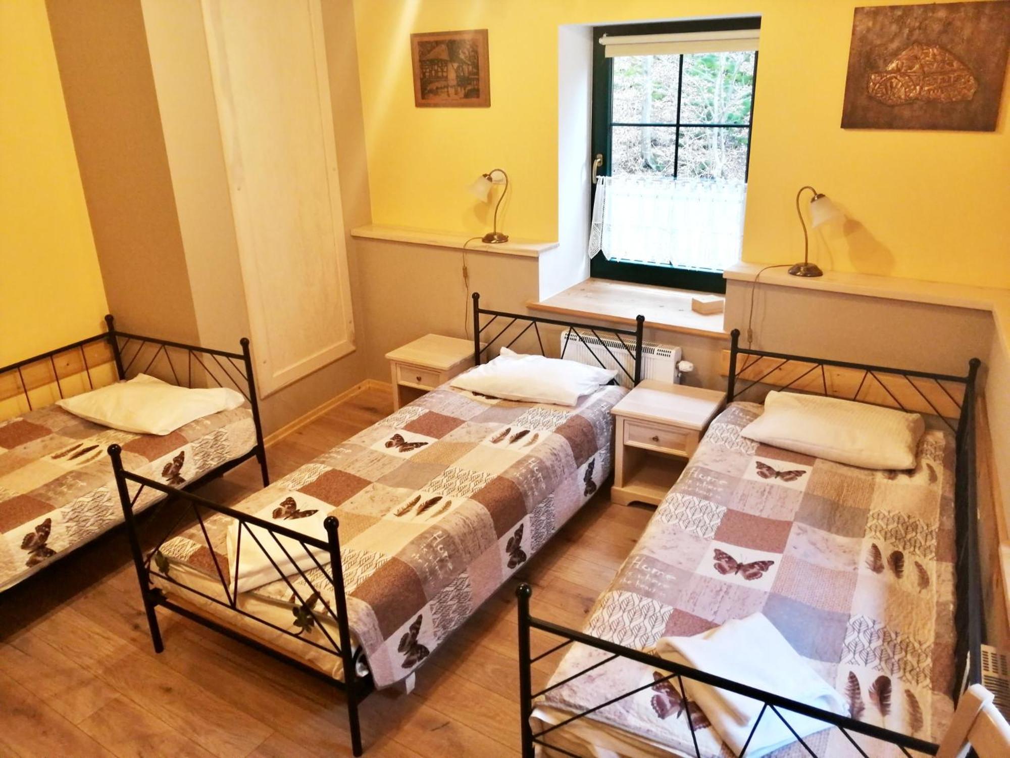 Triple Room with Bathroom - Photo 5
