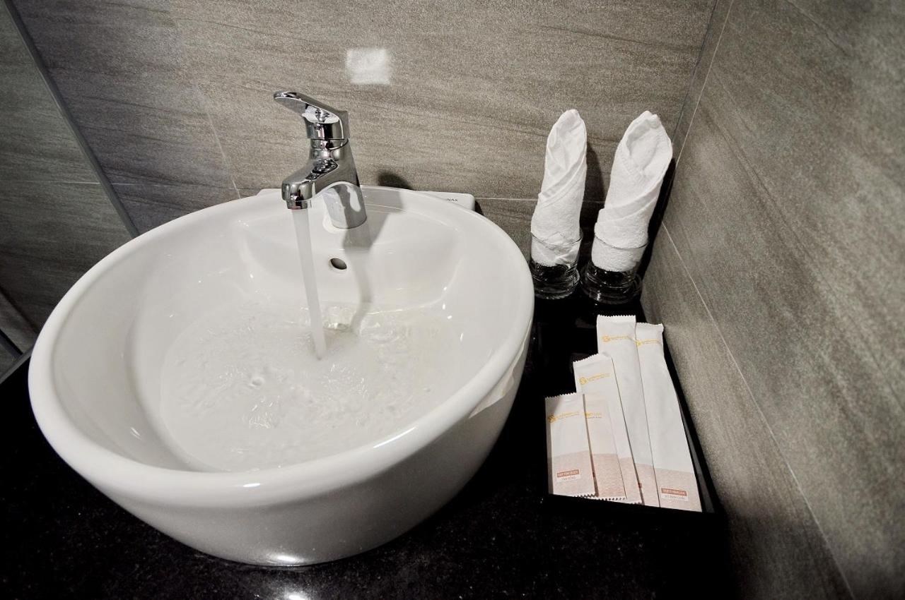 Deluxe Double or Twin Room with Sea View - Photo 3