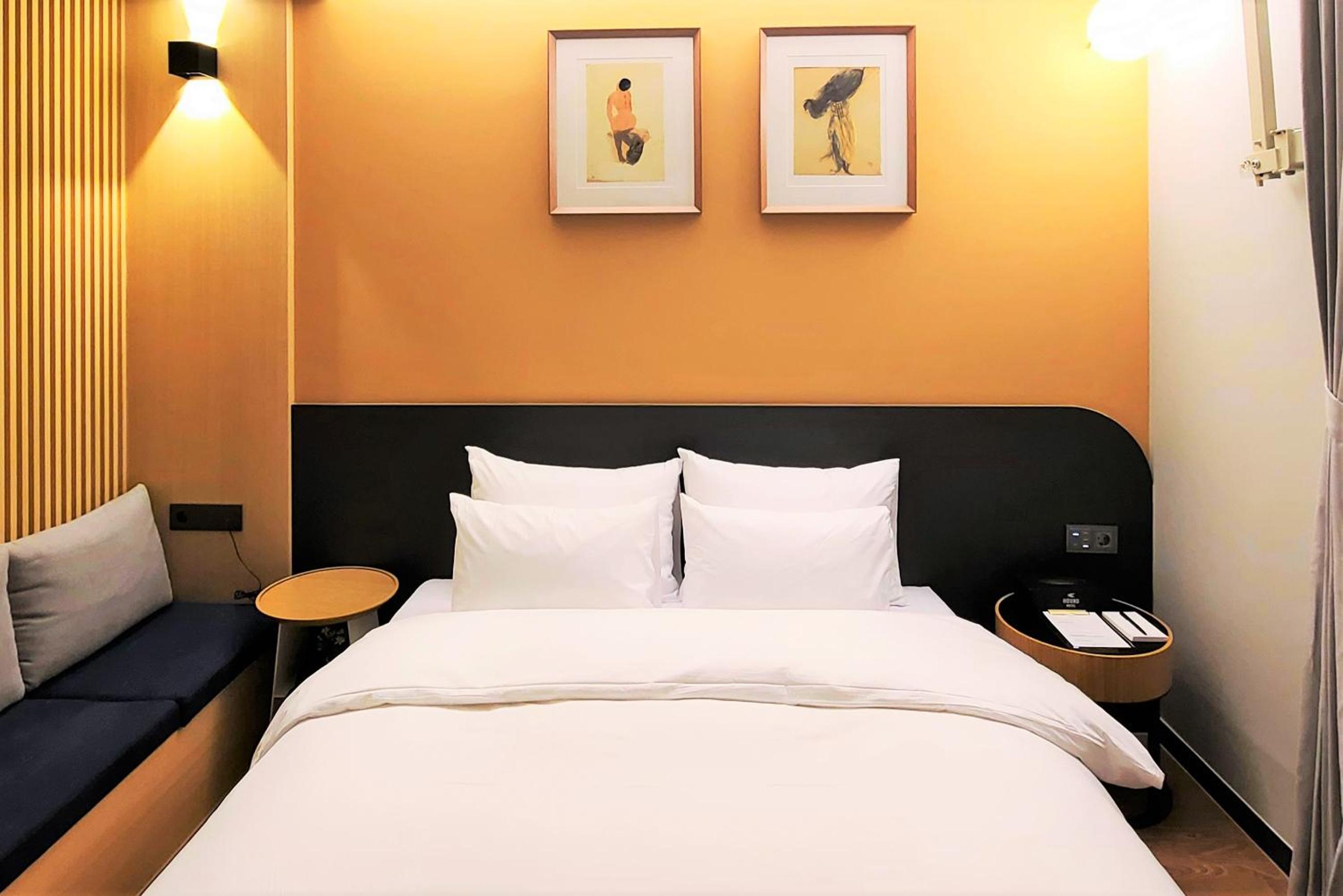 Standard Double Room with Free access to Rooftop pool - Photo 5