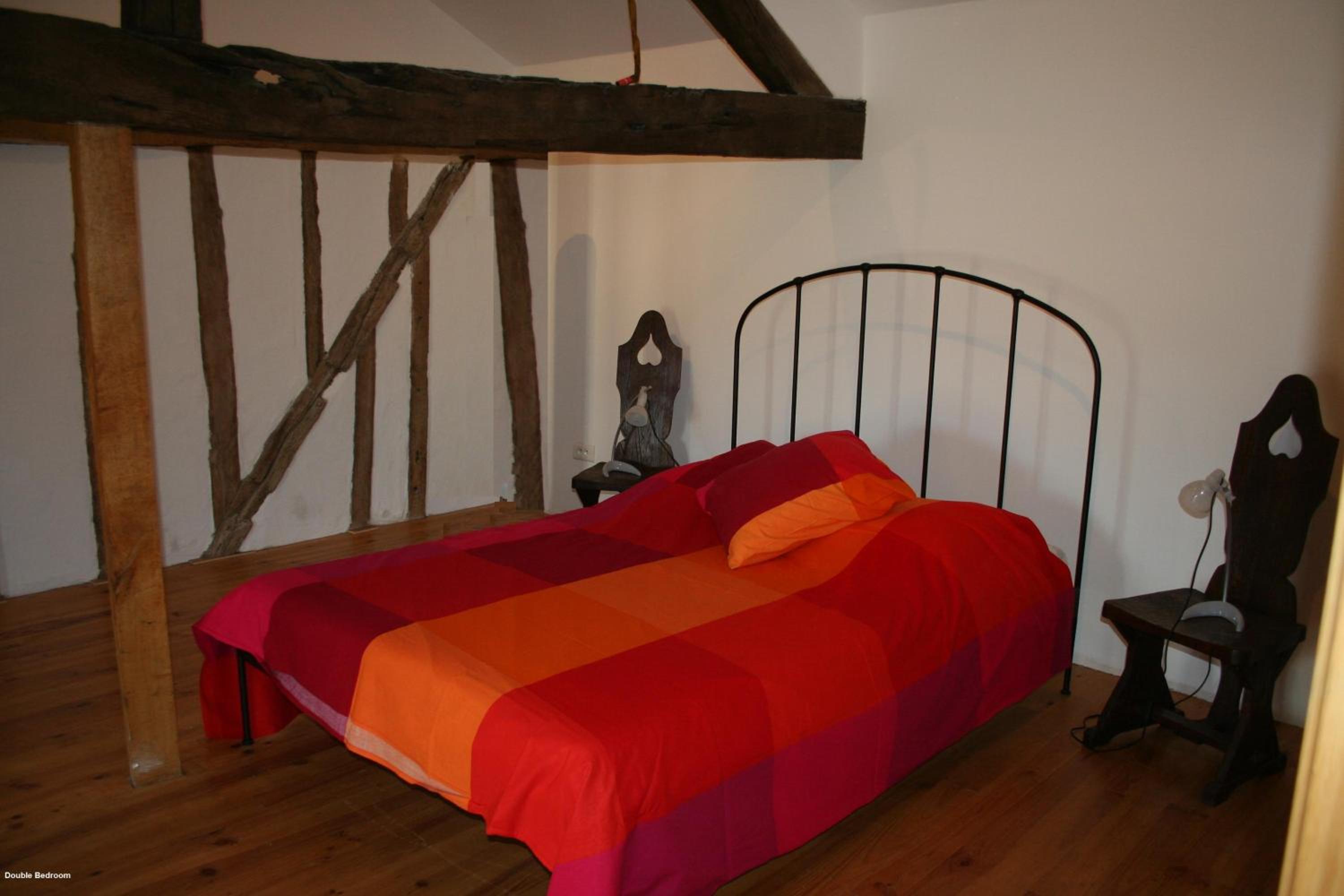 Three-Bedroom House - Photo 4