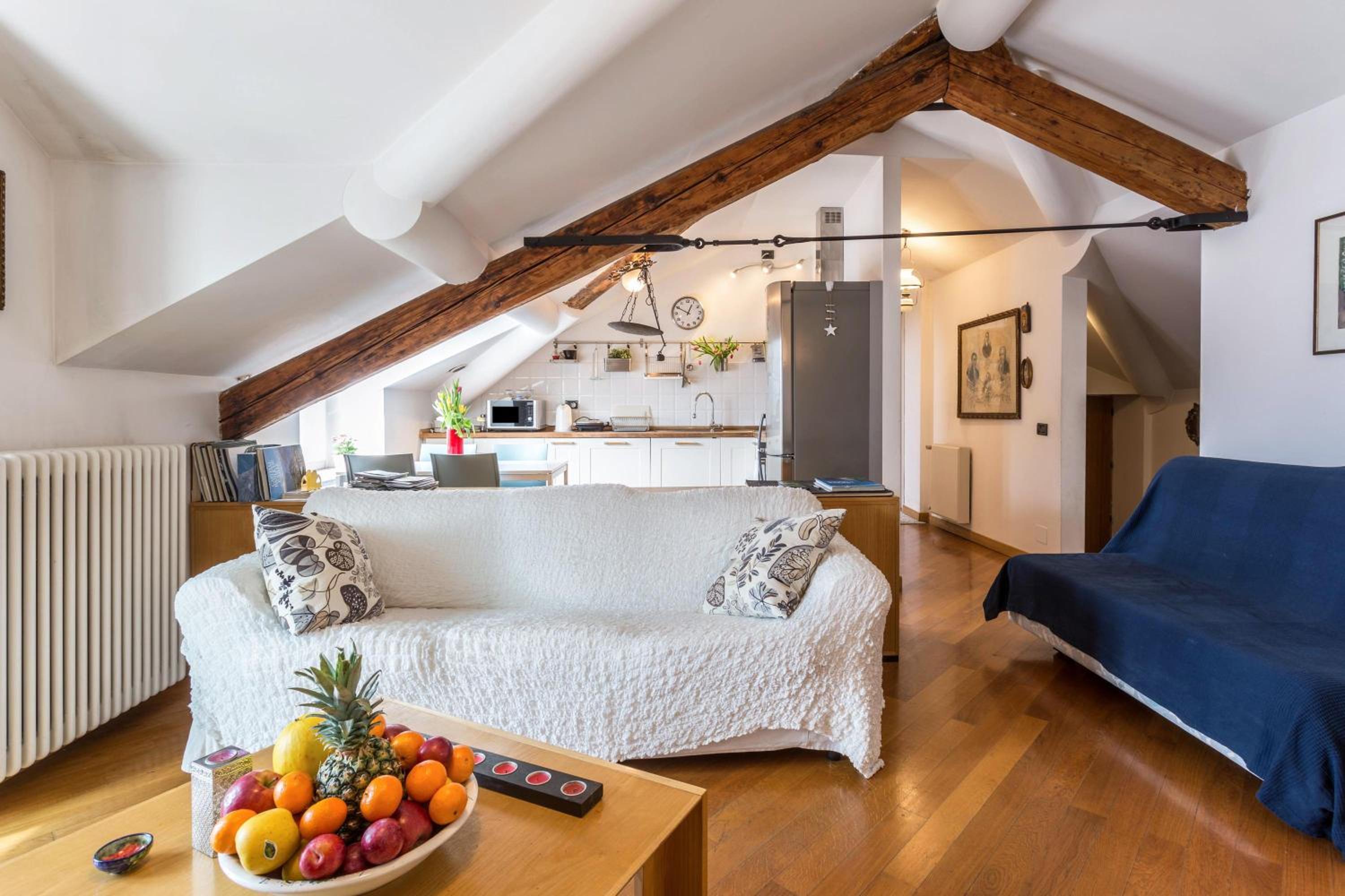 Two-Bedroom Apartment with Mountain View